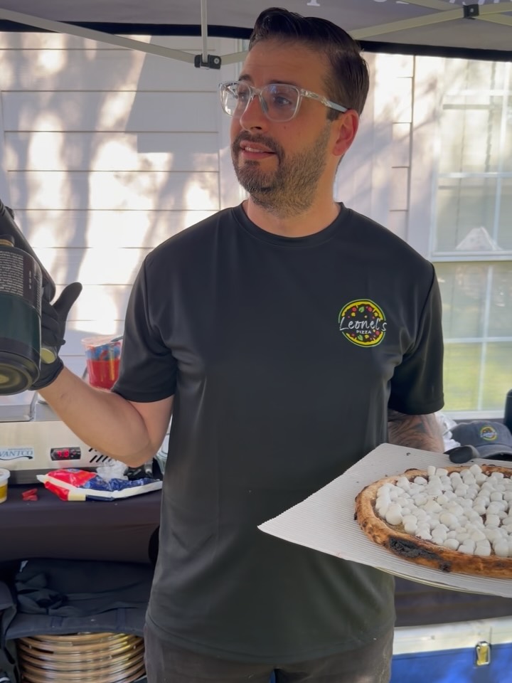 One happy birthday boy, one blowtorch, and a whole lot of dough! 🍕🔥
We had a blast celebrating Tom’s 3rd birthday today! From the classic Marguerites to our signature S’mores Dessert Pizza (swipe to see the torch in action! 💨🍫), it was a day full of fuel and smiles.
Huge thanks to the family for having Leonel’s out to the backyard. Who knew being 3 could taste this good?
#LeonelsPizza #BackyardPizzaParty #MobilePizzaOven #Ooni #PizzaCatering #SmoresPizza #PrivateChef