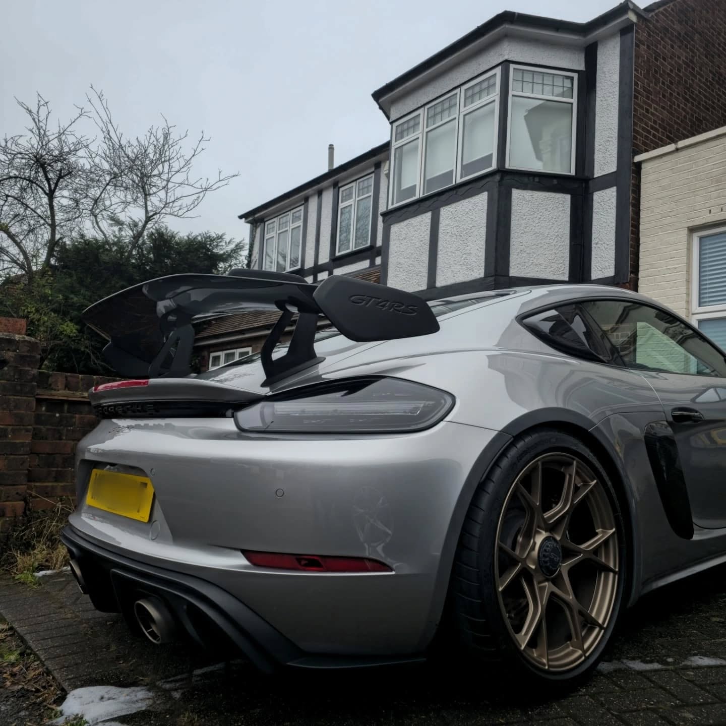 Maintenance on a very grubby GT4 RS from a recent track day! 🏎️✨ All taken care of and brought back to standard. Ready to hit the road again! #Detailing #GT4RS #TrackDay" @spotlesswateruk
@mycarcleaning @gyeon_official @porsche
@stjarnagloss