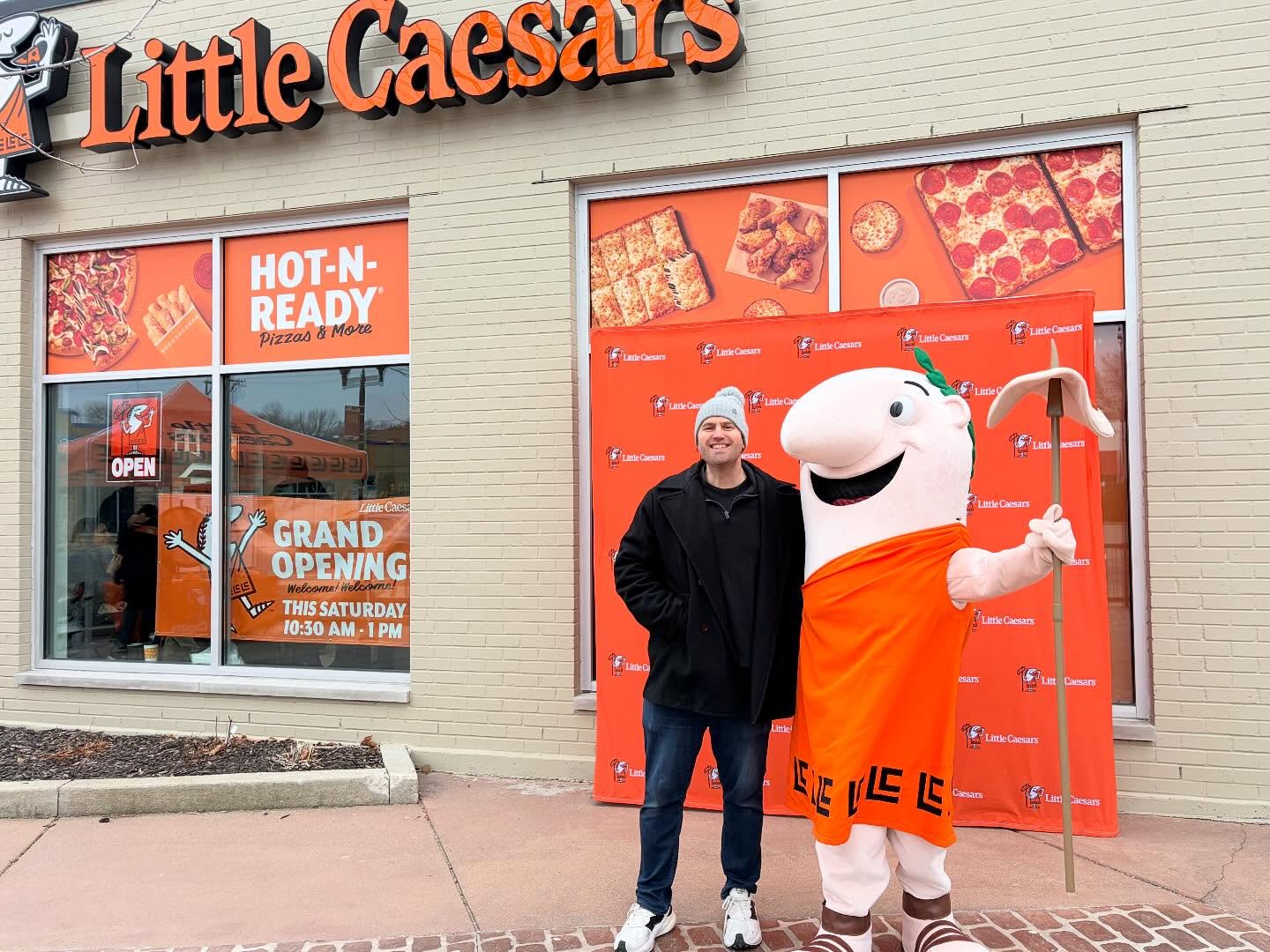 Not everyday I get to work a grand opening of a pizza place! This one took me up to Milwaukee. It was mighty cold but the locals were so nice! The local high school fiddle group played for the guests. Pizza, pizza!