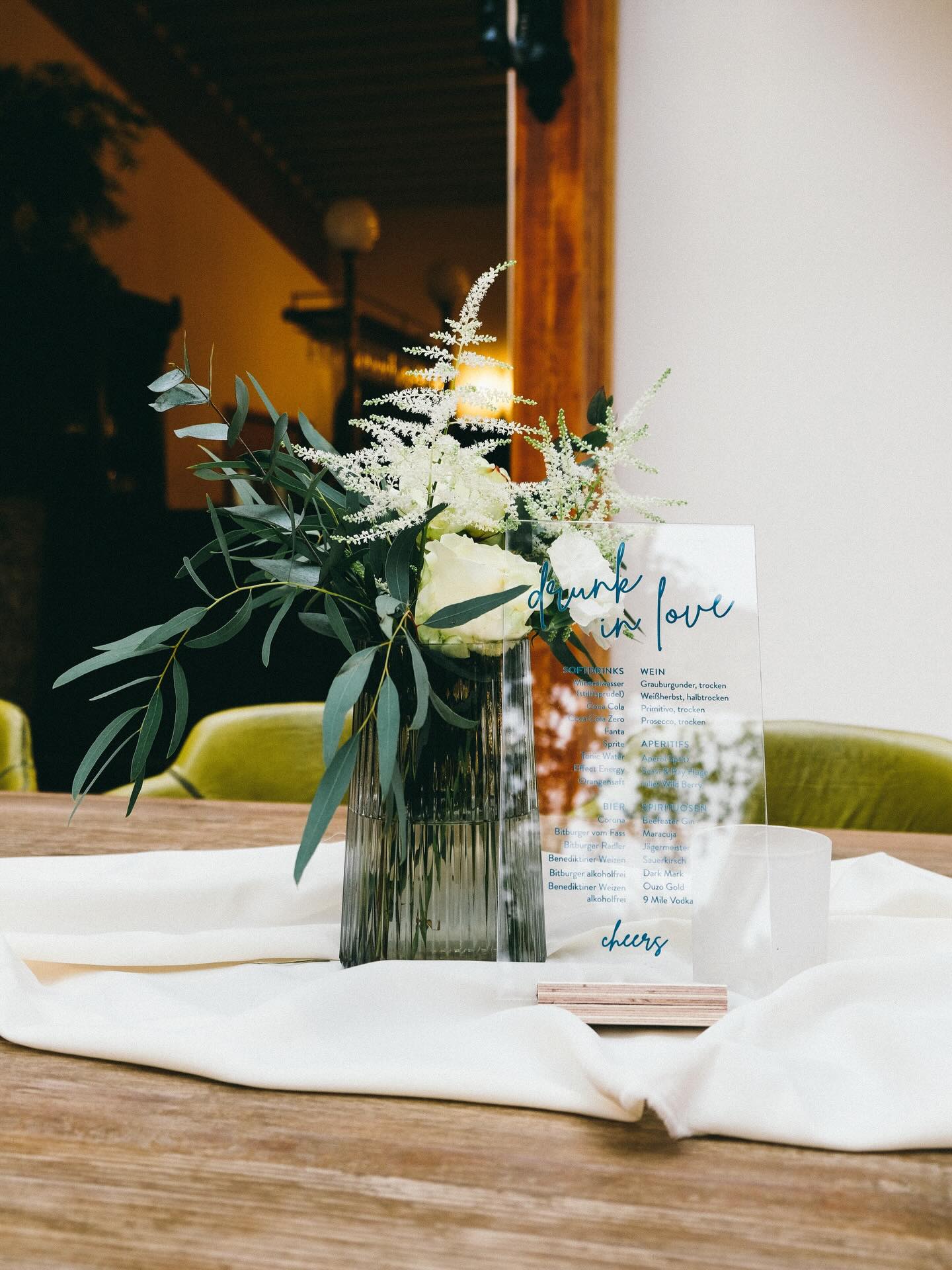 Swipe für Eure Traumdeko 👉
Mit Leihweise bekommt Ihr stilvolle Deko – ohne Stress & ohne Kauf.
So wird Eure Hochzeitsdeko nicht nur schön, sondern unvergesslich ✨
Jetzt Termin sichern & verlieben 🤍
#Leihweise #Detailszumverlieben #Deko #HausamseeGochNess #Hochzeitslocation