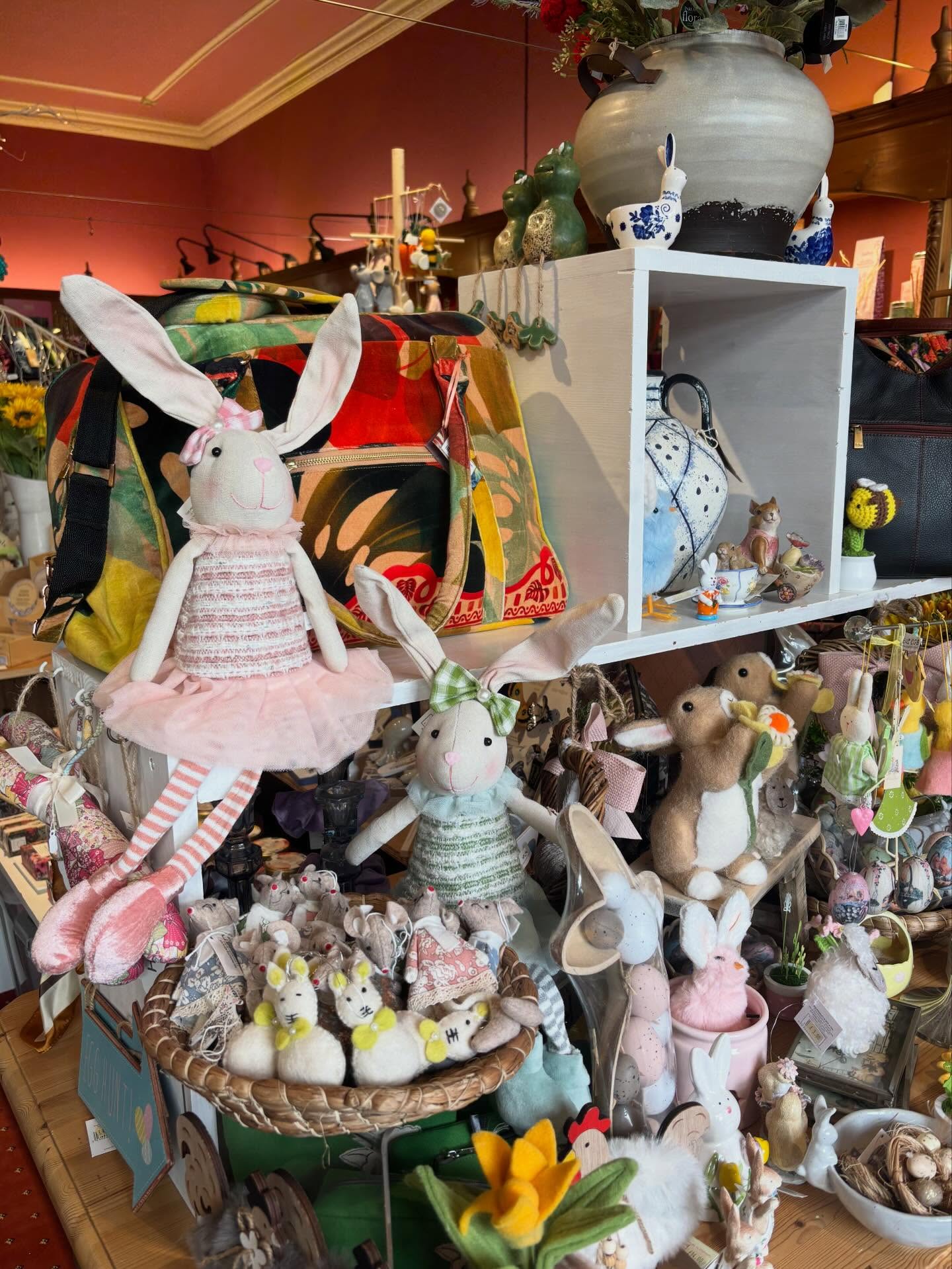 Get all of your Easter decor in one basket🧺 🐣
Find Easter accessories now available in our gift shop🪺