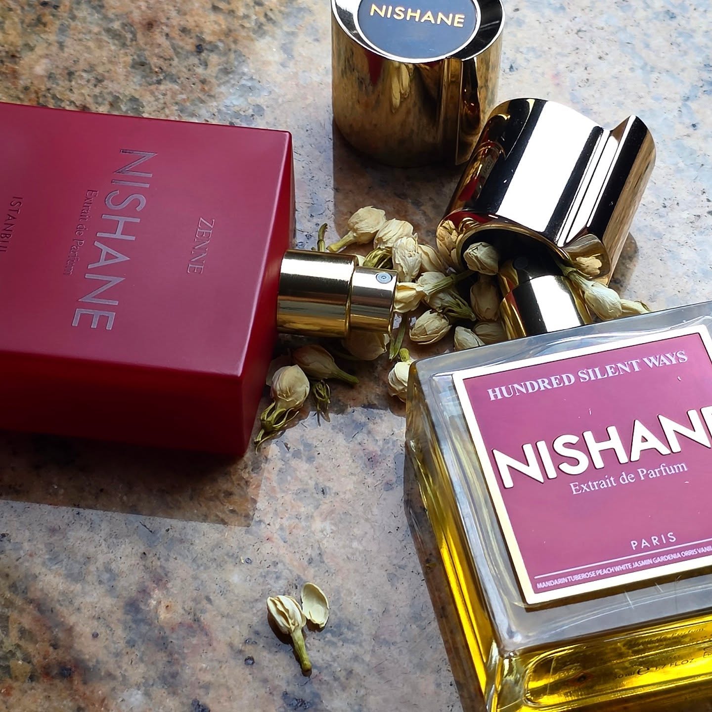 Common notes are Gardenia, Vanilla, and Sandalwood.
The Rhubarb in Zenne may not be a popular note, but I love this layering combo.
.
.
.
.
.
.
Zenne: Top notes are Black Currant, Rhubarb and Grapefruit; middle notes are Turkish Rose, Gardenia and Sandalwood; base notes are Vanilla, Ambergris and Musk.
.
.
Hundred Silent Ways: Top notes are Tuberose, Peach and Mandarin Orange; middle notes are Gardenia, Jasmine and Orris; base notes are Vanilla, Sandalwood and Vetiver.
.
.
.
.
.
#perfume #nicheperfume #nishane