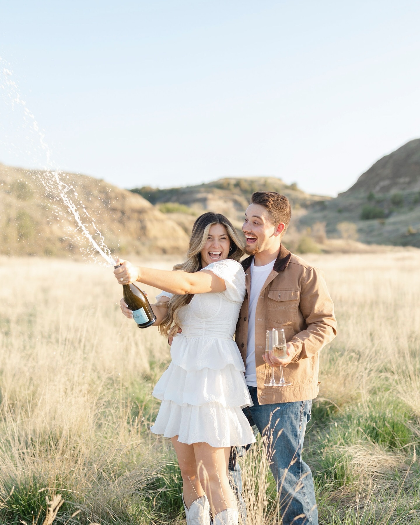 🥂C H E E R S🥂
.
.
To the N E W Y E A R.
To the new clients gained.
To the returning clients who have been here for the long run.
To the late nights of editing.
To the long drives and distances traveled.
To the beautiful scenery.
To the helpful hands along the way.
To the clients who became friends.
To the silent battles that were fought.
To the successes that were accomplished.
To the goals that were met.
To new beginnings and dreams ahead.
To 2024 behind us.
To 2025 in front of us.
.
.
To Y O U🤍
Happy New Year!