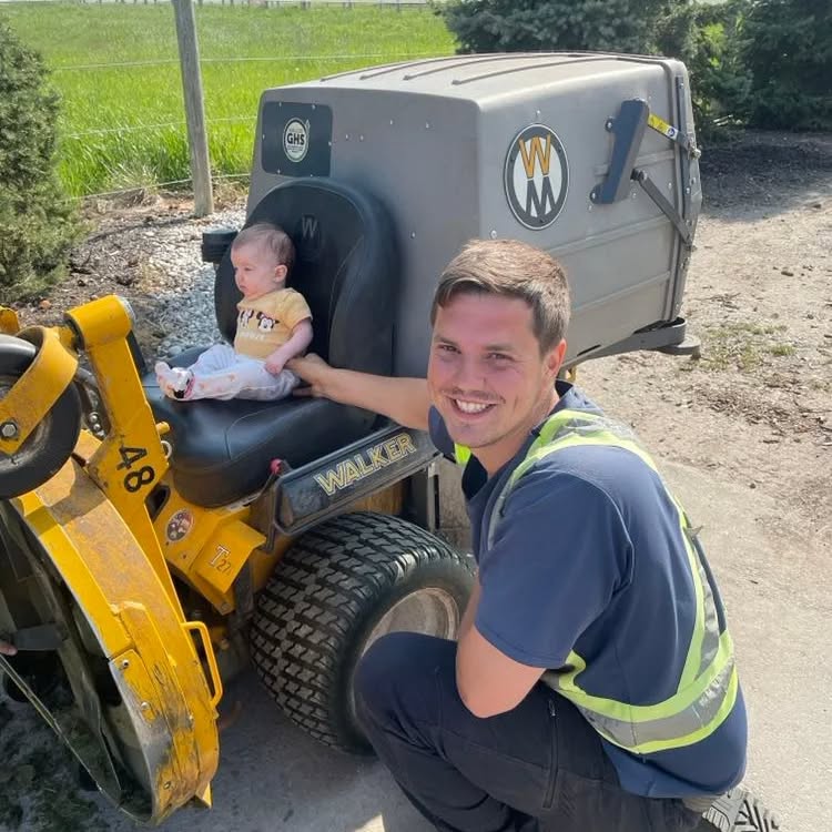 Train them young, as Owen says. Little miss Amelia is our newest team member 💜
@owen_debruin @reneedebruin_
@lynndebruin