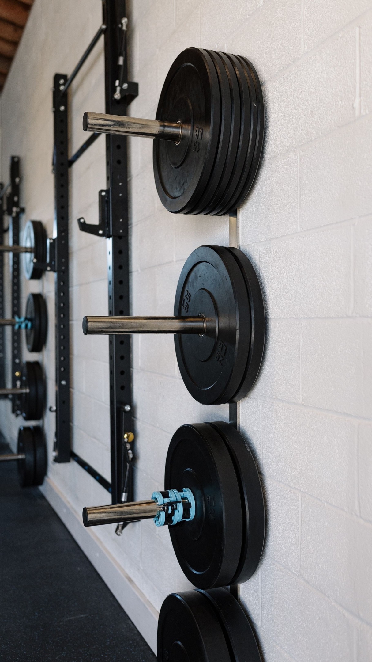 When your doctor says you need more greens… 🍀 So your instructors load you up with green kettlebells and bands instead. Happy St. Patty’s Day 💪 Side effects may include sore legs, elevated heart rate, and zero regrets.
#CLTFitness #StPatricksDay #704 #ExploreCLT #strengthtraining