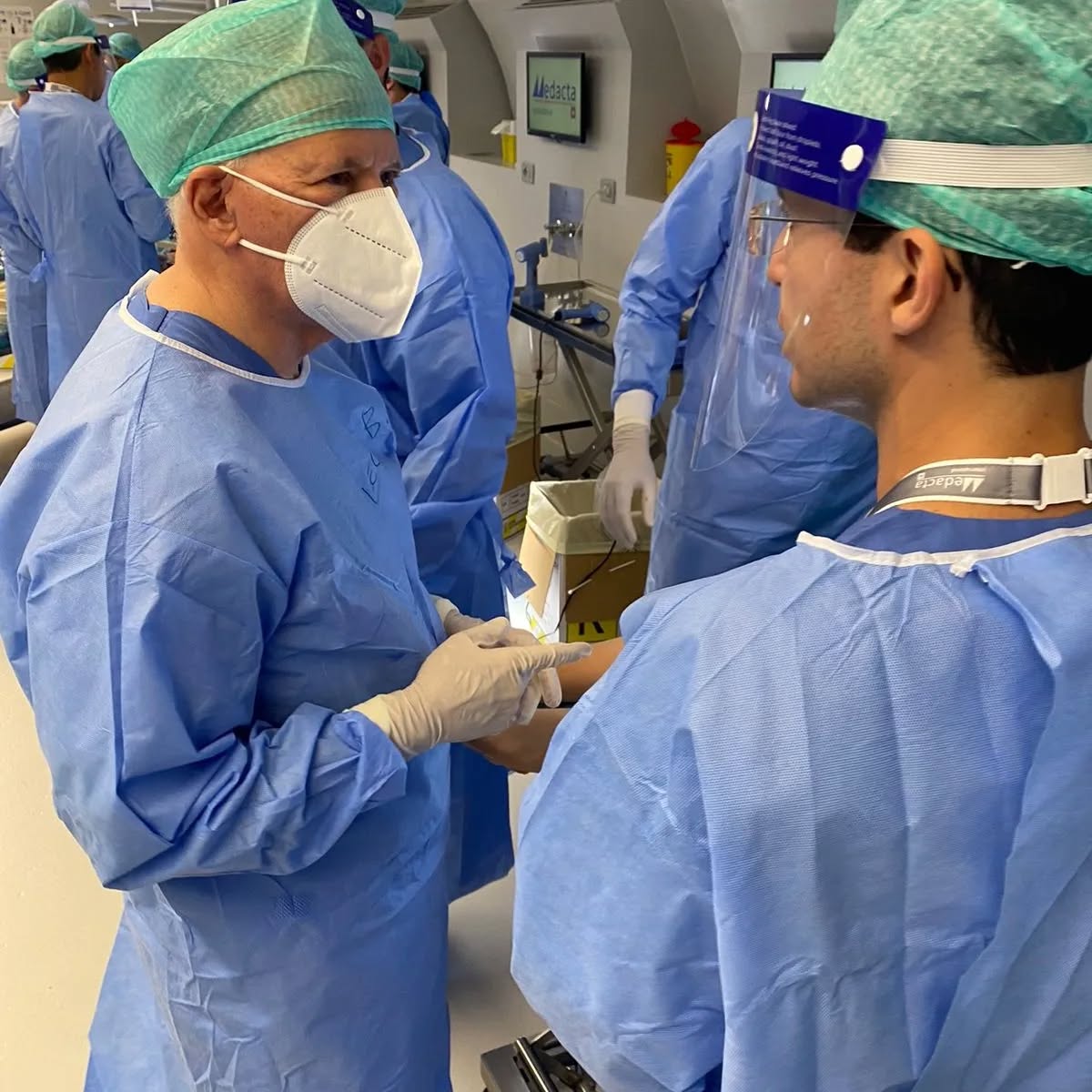 Dr Maurício Iamaguchi na Itália como Instrutor da Técnica de Alinhamento Cinemático na Prótese Total do Joelho no Trecchi Human Lab em Cremona Itália