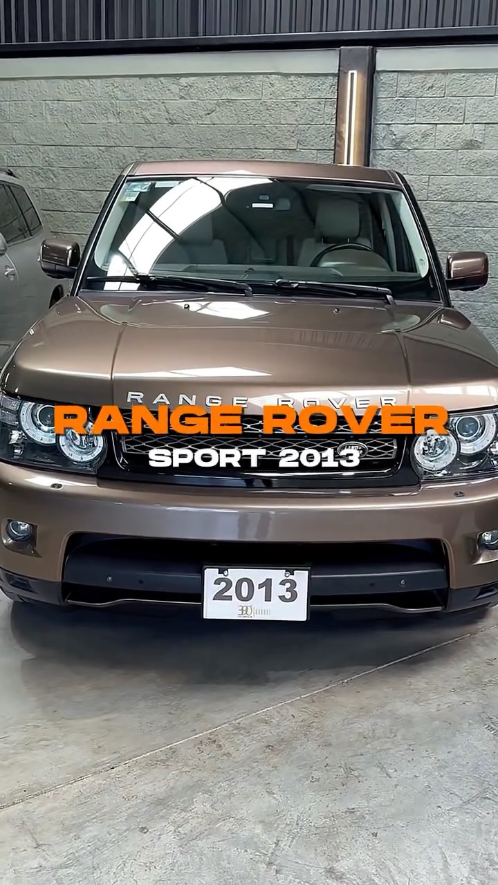 Hay SUVs… y luego está Range Rover.
Esta HSE Sport 2013 combina potencia, presencia y lujo en cada detalle.
Un vehículo que no pasa desapercibido.
Escríbenos y conoce todos los detalles. 🚙