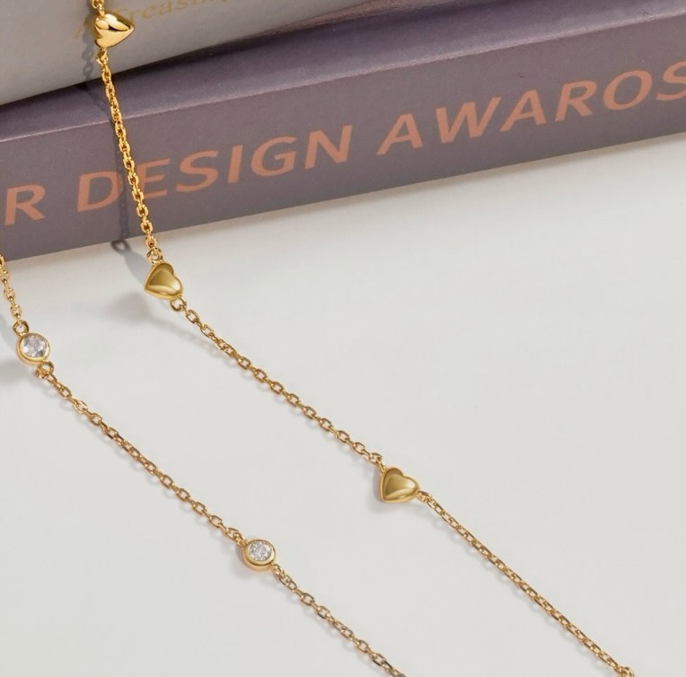 New Arrival! - Ania Haie 🌸
Beautiful pieces of jewellery, to match any look. Each piece is made from Sterling Silver with either 14ct gold-plating or rhodium-plating. Come into the store to shop our new collection, so many amazing items to view. #newcollection #aniahaiejewellery #shoplocal #flitwickjewellers #independsntbuisness