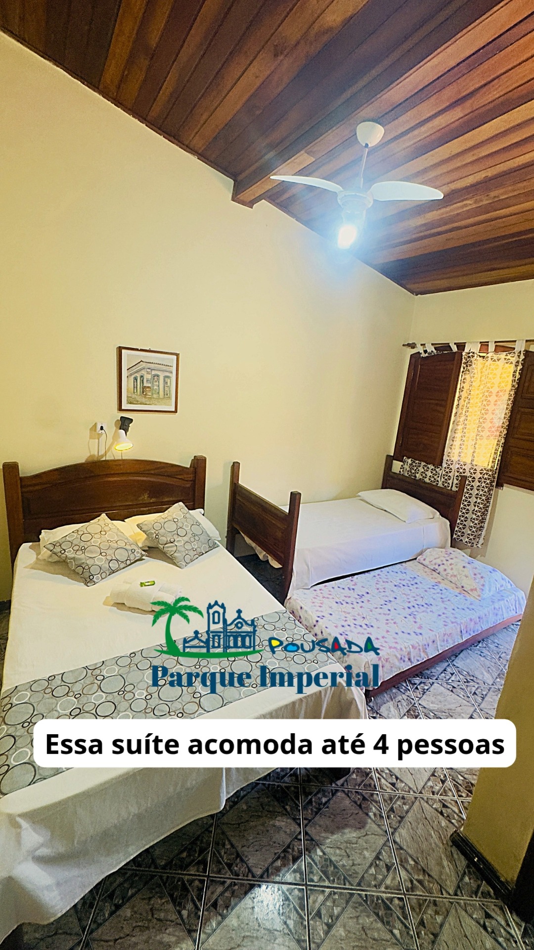 Suíte quádrupla twin perfeita para quem viaja em família ou com amigos 👨👩👧👦✨
Nossa acomodação recebe até 4 pessoas e oferece:
❄️ Ar-condicionado
📶 Wi-Fi gratuito
📺 TV
🥤 Frigobar de uso livre
🛏️ Roupas de cama
🧺 Toalhas sempre limpas e cheirosinhas
Um espaço simples, aconchegante e muito limpinho, ideal para quem busca conforto e economia em Paraty.
📲 Faça sua reserva e venha descansar com a gente!
#PousadaParqueImperial #ParatyRJ #HospedagemEmParaty #ViagemEmFamilia #PousadaEmParaty #TurismoParaty #ViajarFazBem #DicaDeHospedagem #ParatyBrasil #HospedagemComConforto