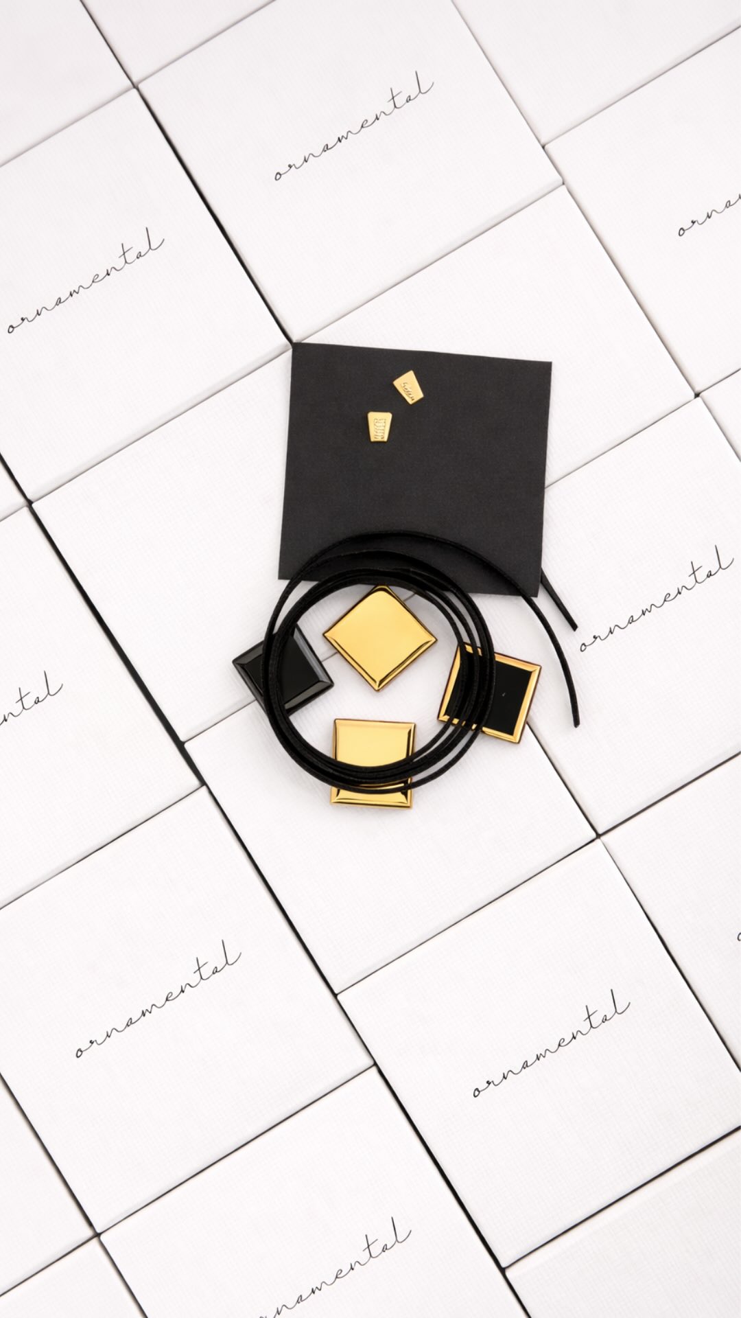 From material to form.
Designed with intention.
#quietluxury #contemporaryadornment #statementjewelrydesign #moderncraft