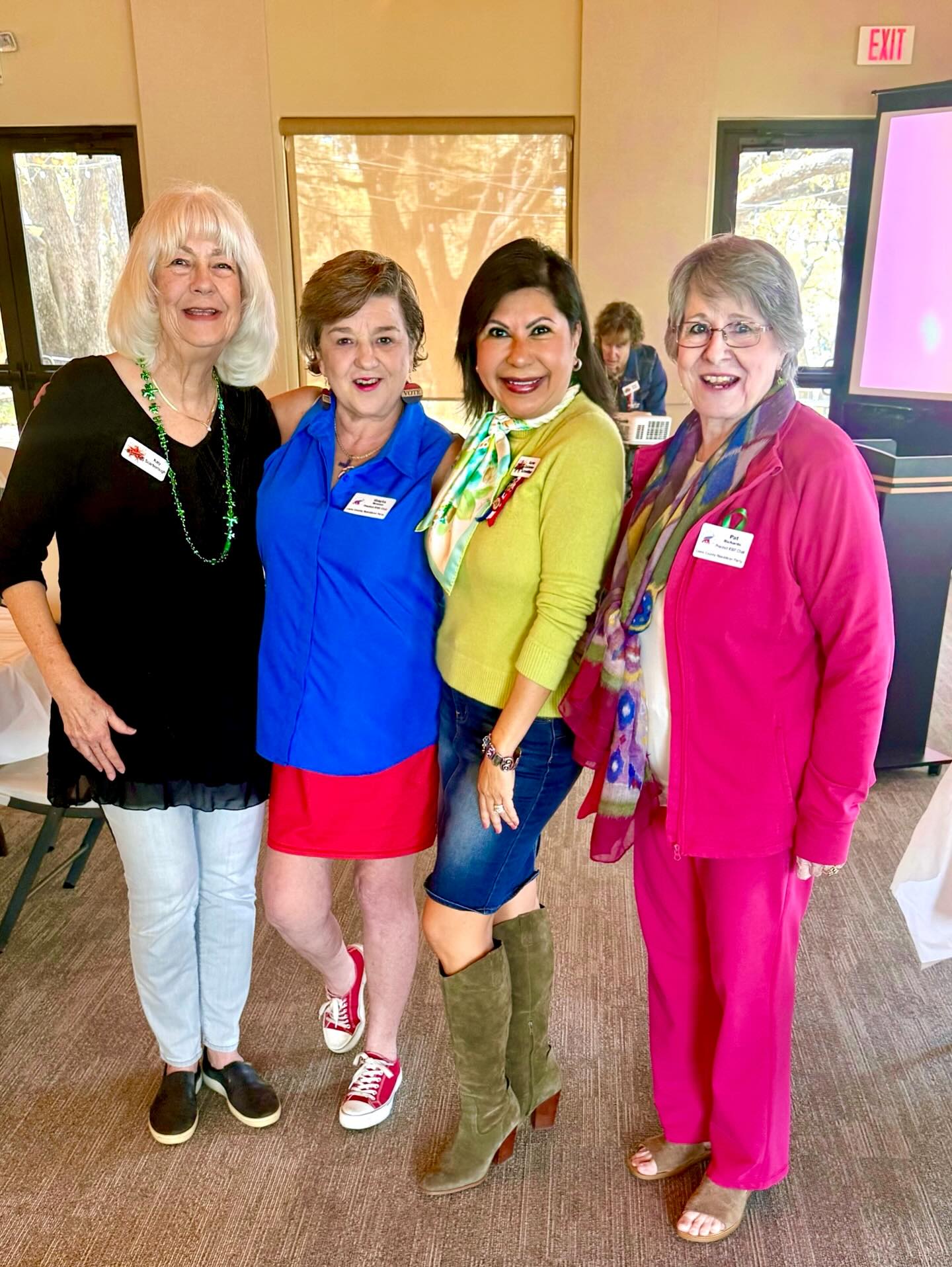 A wonderful meeting today with these beautiful ladies.
So thankful for friendships, shared purpose, and staying active in our community 💫🇺🇸
•
•
•
•
•
#passionistachic #texaslife #lifeisgood #beyourself #over50andfabulous