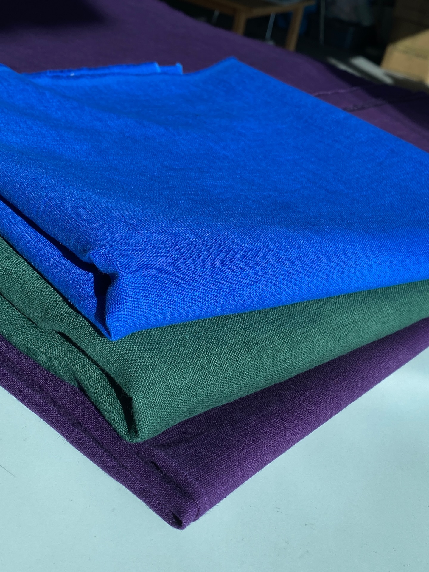 The wonderful versatility of linen shirts. For office, for summer party, for drug lords stand off, for gangsters gathering over cocktails and even for the eco-conscious because of its low environmental footprint.
We’ve made them in several colours before. It wasn’t a surprise when an order came in for one in cobalt blue, inspired by Hugh Laurie’s character in The Night Manager. Think Mediterranean Villa, a terrace overlooking the blue sea, pale yellow stone balustrade and a Negroni in hand; a perfect outfit sorted for whatever use you want to put it to.
#linenshirt #cobaltblue #menshirt #bespokeshirt #nightmanager