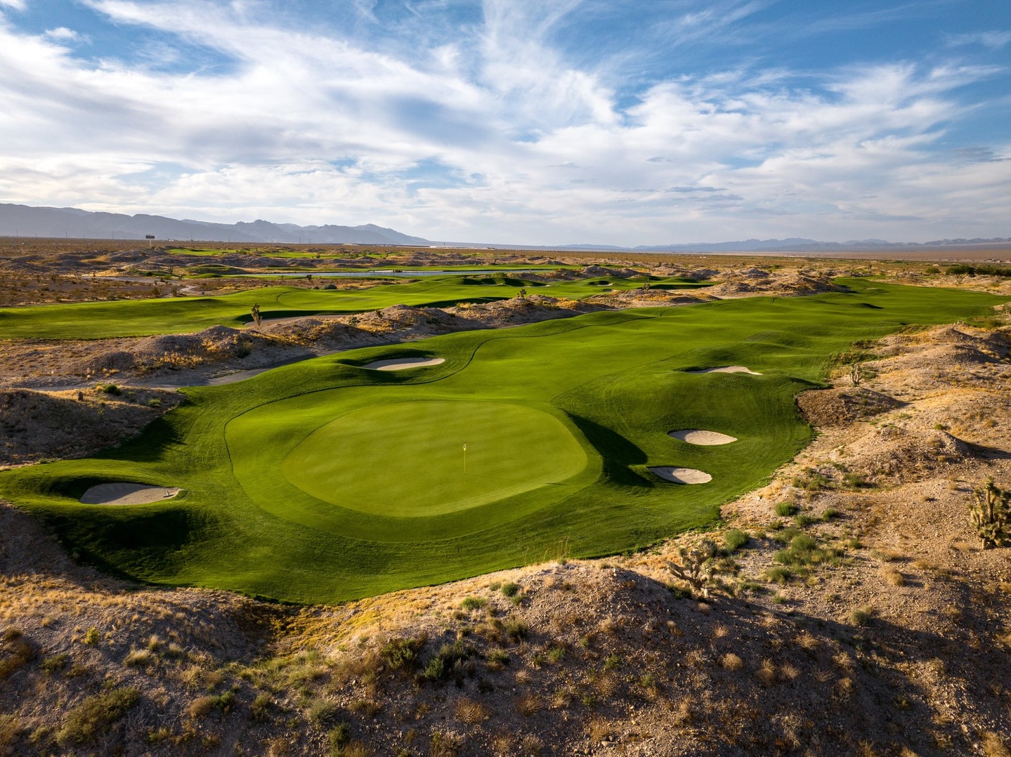 Desert golf at its finest — pure, pristine, and unforgettable.
#golf #desertgolf #lasvegasgolf #lvpaiutegolf #beautifulgolfcourses