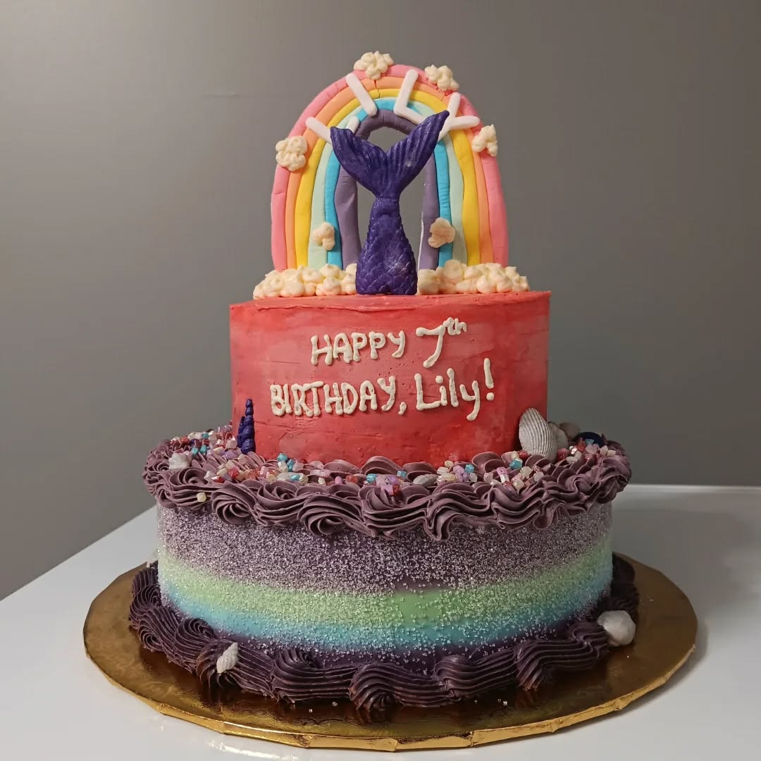 "We bake to give to other people, we bake to give pleasure, we bake to spread joy, and we bake to say to someone 'You’re special to me; here, I made this for you.'" - Dorie Greenspan, 2019
I think the masterful Ms Greenspan is right on the money here! As a baker, I love baking and decorating for people's special days, or even mundane Tuesdays when it's barely above zero degrees (hello, Minnesota winter!).
This weekend, I had the particular pleasure of volunteering with @icingsmiles to make a special mermaid cake for a seven year old's birthday party! It's all sparkles, sprinkles, rainbows, pink(!), and mermaids 🧜♀️, and I couldn't have enjoyed making it any more than I did.
Icing Smiles is a nonprofit organization that provides custom celebration cakes and other treats to families impacted by the critical illness of a child. If you like to bake and want to work with Icing Smiles, visit them online (link in today's story) and sign up to be a "Sugar Angel" so you, too, can bake cakes for kids. What could be better than that?!
#icingsmiles #mermaidcake #pinkcake #kidscake #rainbowcake #bakeforacause #mnbaker #mn #twincities #stpaul #mpls #cake #cakesofinstagram