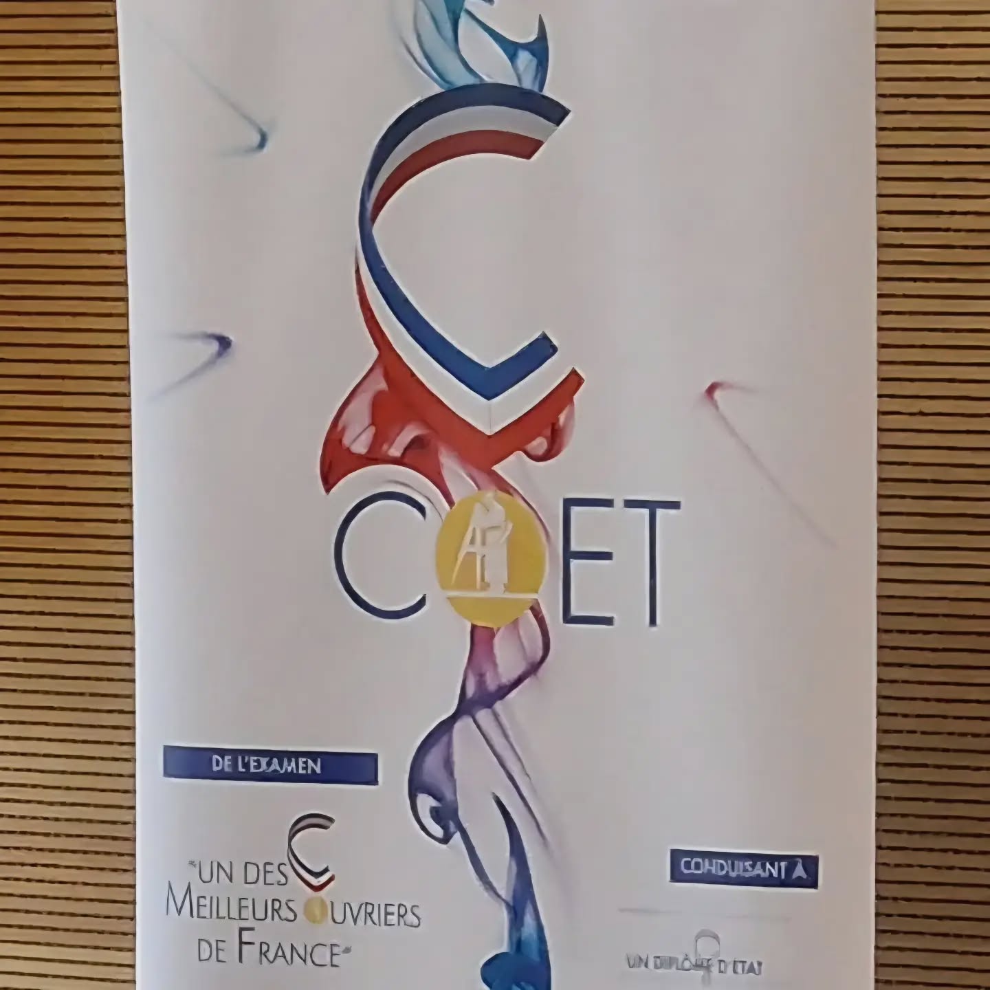 Nous tenions à présenter toutes nos félicitations aux candidates et candidats des sélections du MOF maîtresse et maître d'hôtel, du service et des arts de la table qui se sont organisées hier au lycée hôtelier de Blois.
C'est toujours l'occasion d'y voir concourir de nombreuses personnes ayant préalablement participées à la Coupe Georges Baptiste.
Nous croisons les doigts avec vous dans l'attente des résultats de ces sélections 🤞🤞🤞🤞
@coetmof @antoinepetrusmof @assomofmh
#mof #mofmaitredhotel
#concoursderestaurant #cgb