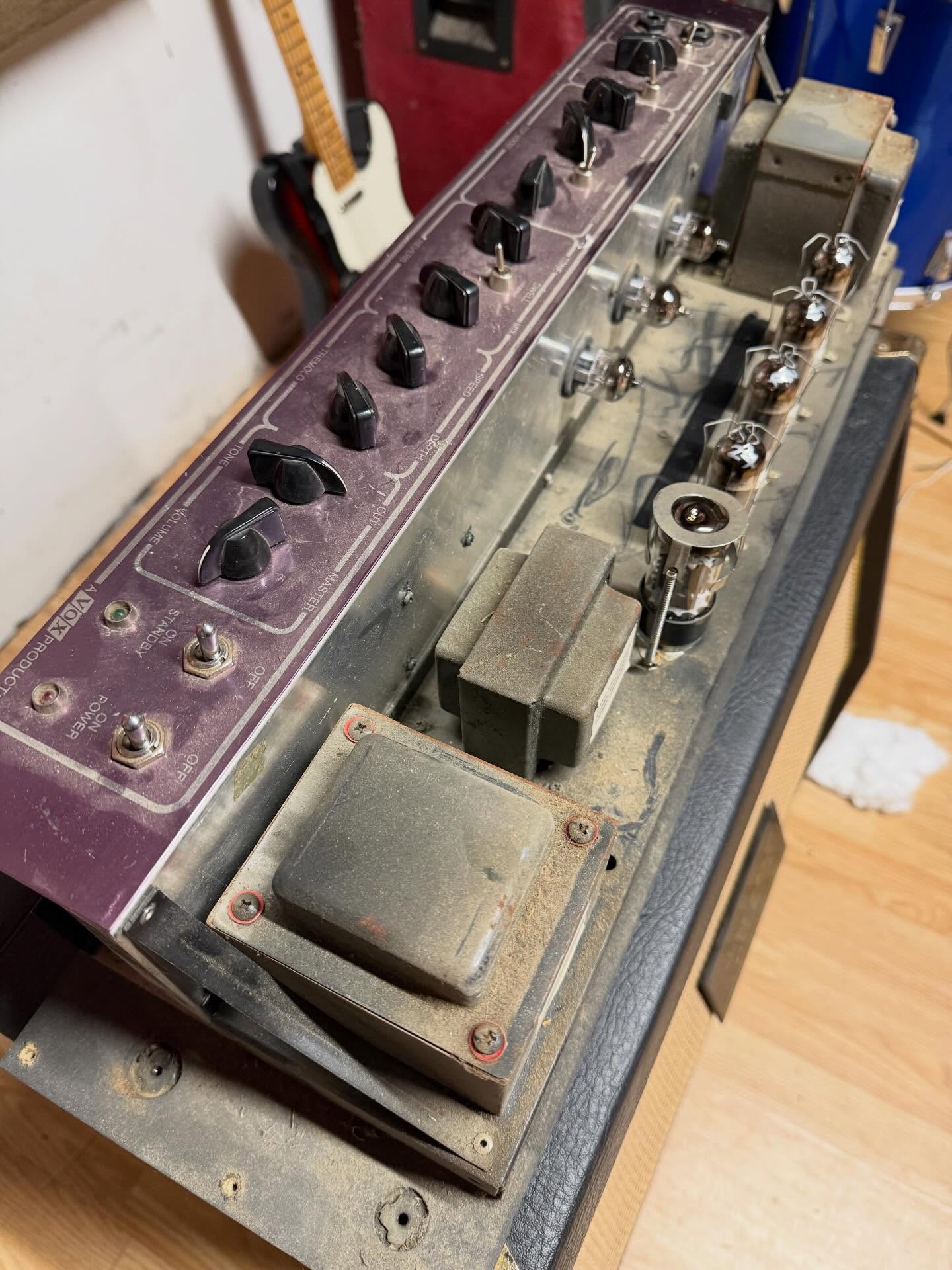 Brand spanking new full set of valves in my trusty old AC30. Should probably dust it as well while I’m in there but I can’t bring myself to do it. It’s got dust from all 6 of my past studios. I’m sure that adds to its vibe!