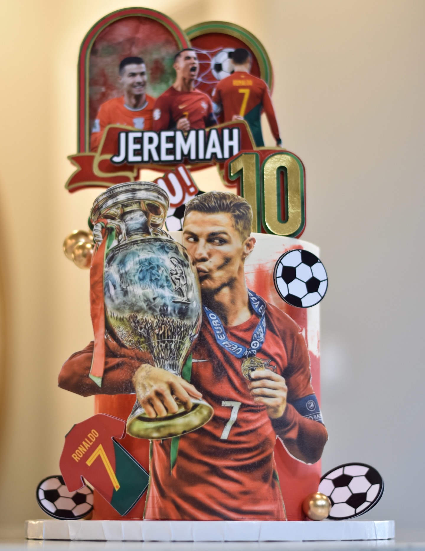 Jeremiah @ 10 🤩😍🥳
A whole legend in the making ⚽🔥
#ediblesbykisses #friscocakes #dfwcakes #dallascakes #dfwbaker