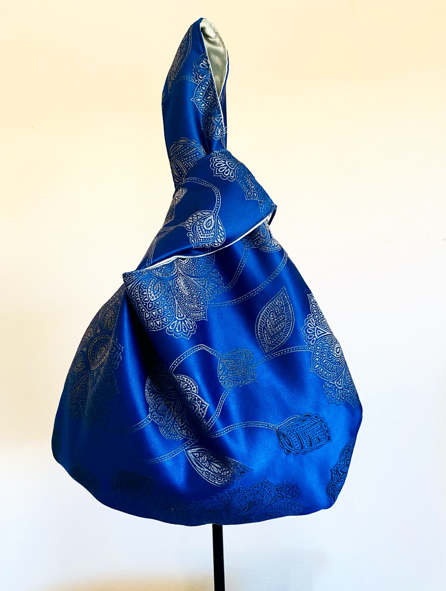 A knot bag. Minimalist style.