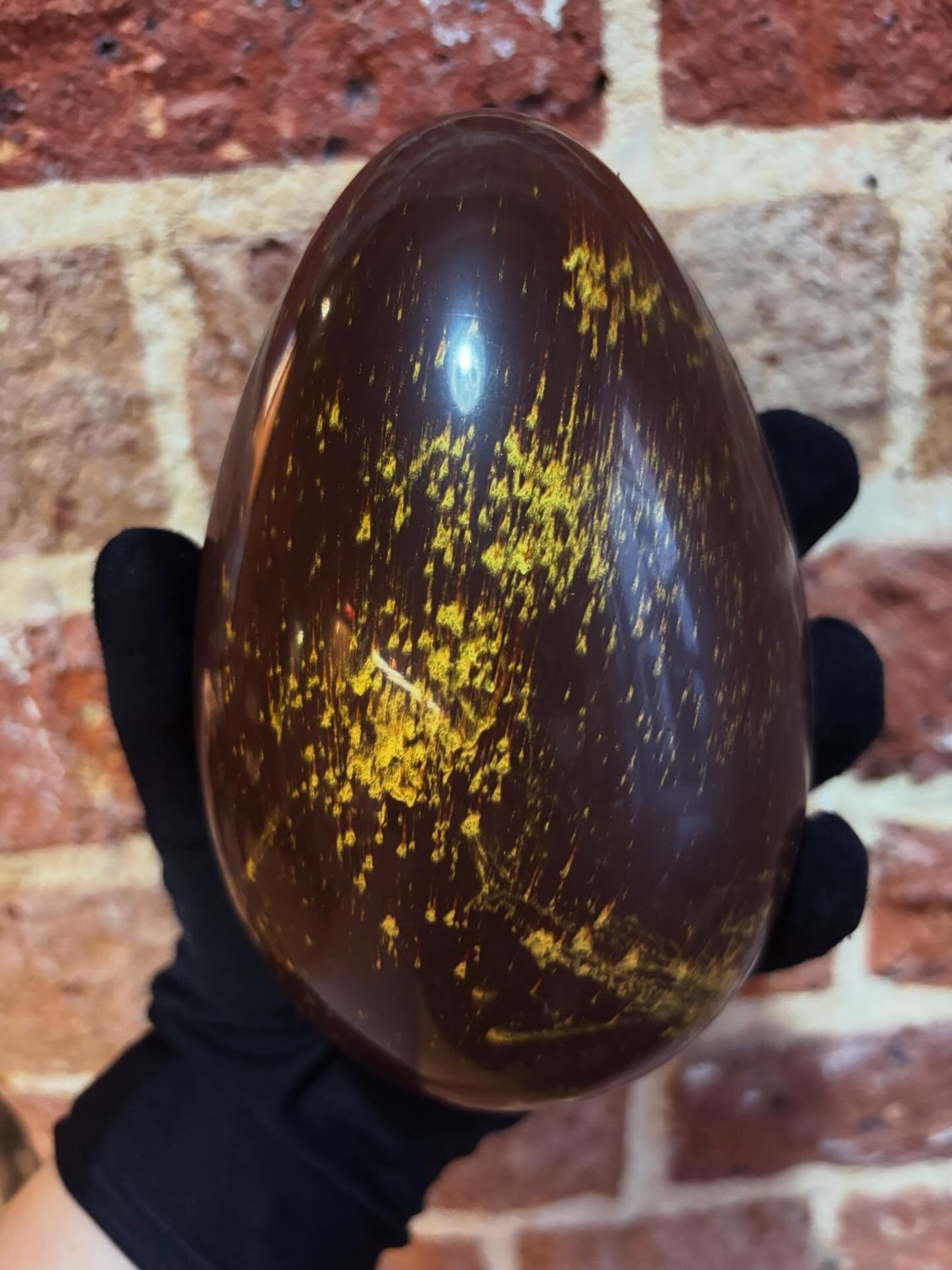 🍯 🥚 FINAL EASTER DROP🥚🍯
Our final Easter drop is here… the big ones… honeycomb eggs in dark & milk chocolate filled with shards of our honeycomb chocolate.
Only 2 weeks to go and the shop is full to the brim but it won’t last long so hop to it!