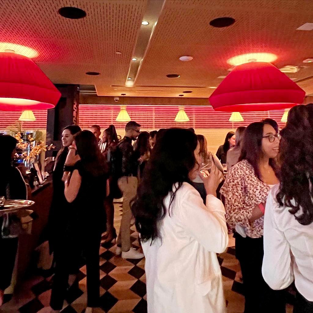 Here @austeragency weโre gearing up for Fall Festivities ๐๐ , excited to produce #Related360Life experiences for employees @hudsonyards .
After hour networking series ๐ฅ, pickleball clinics w/ proโs๐ and later this month, a campus-wide HarvestFestival with @thebronxbrewery ๐ฏโโ๏ธ
Stay tuned for more #worklifebalance moments ๐๐ป
#hudsonyards #architectsofexperiences #NYCnetworking