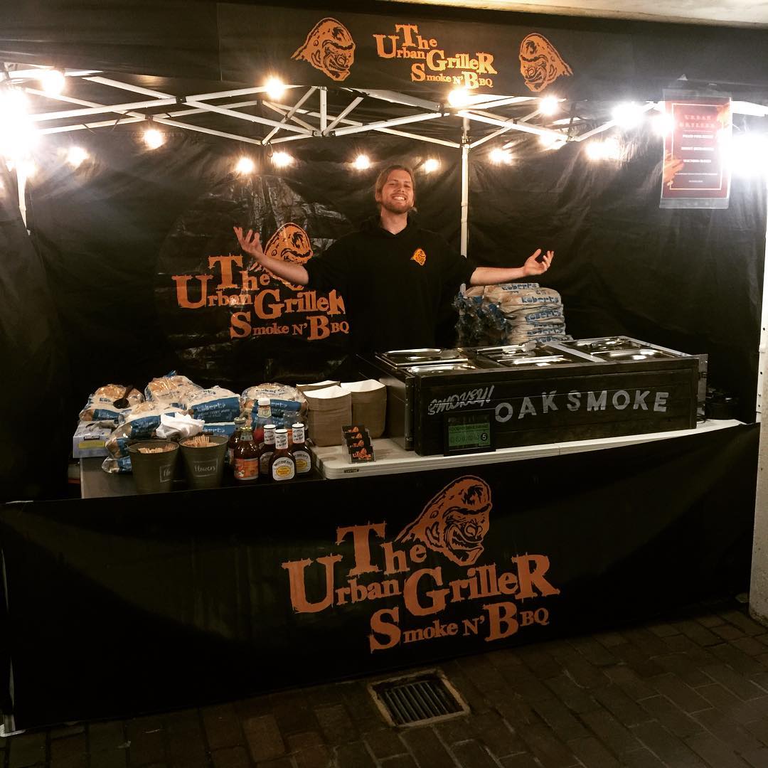 Amazing evening smoke nβ around Wolfson College Alice in Wonderland themed winter ball! 500 Texas style smokey feasts served! ππ₯π₯© #texasbbq #meat #bbq #events #oxford #wolfsoncollege #catering #meat