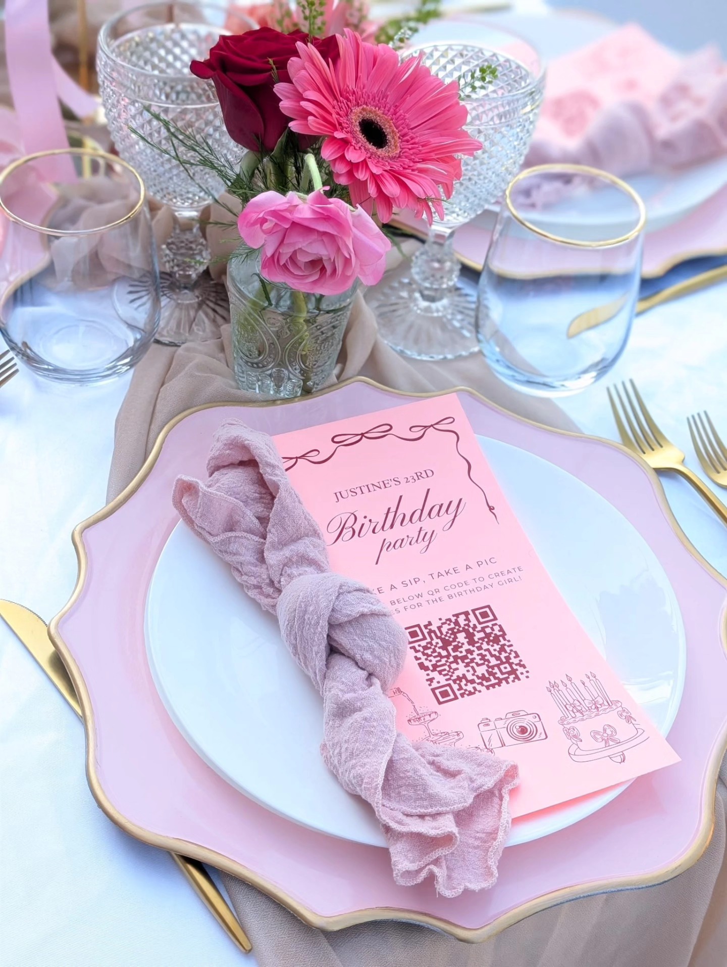 SIGN OF LIFE!! 🙋🏽♀️🙋🏽♀️
Hello! Hope everyone is having a great summer! 🌞🌞
Check out this beautiful, summery tablescape that we did recently. 🌹🌷🌻
FLORALS: @stunningflowersandgifts
RENTALS: @locationfiesta
#glitzetglamor #summer2025 #smallbuisness #surviving2025
How are our small business friends doing??