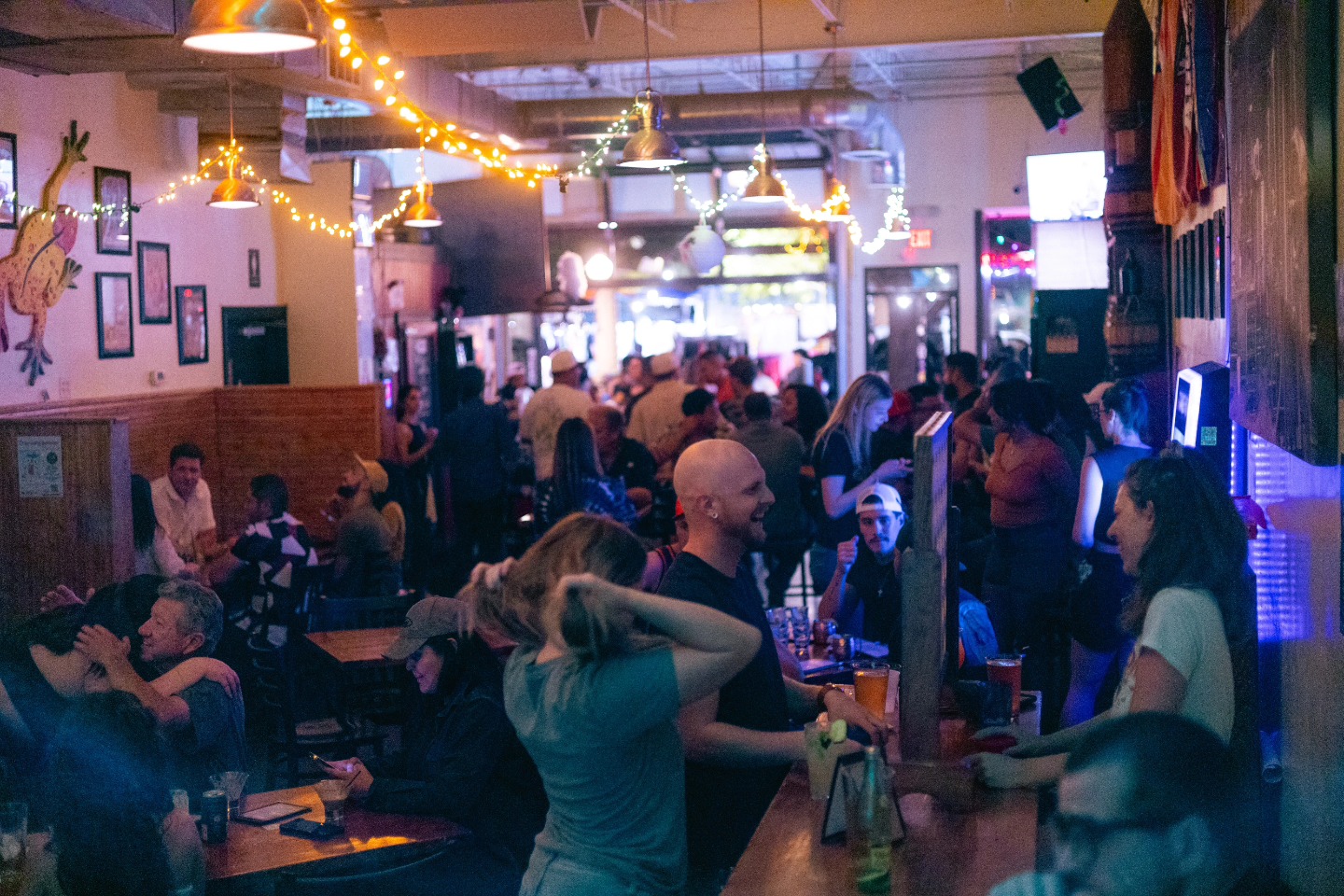 Hop down to your local Toad tonight for the best booze downtown or some assorted board game buffoonery! Live music in Las Cruces starts tonight at 8pm. <3
#littletoadcreek #downtownsilvercity #downtownlascruces #silvercity #lascruces