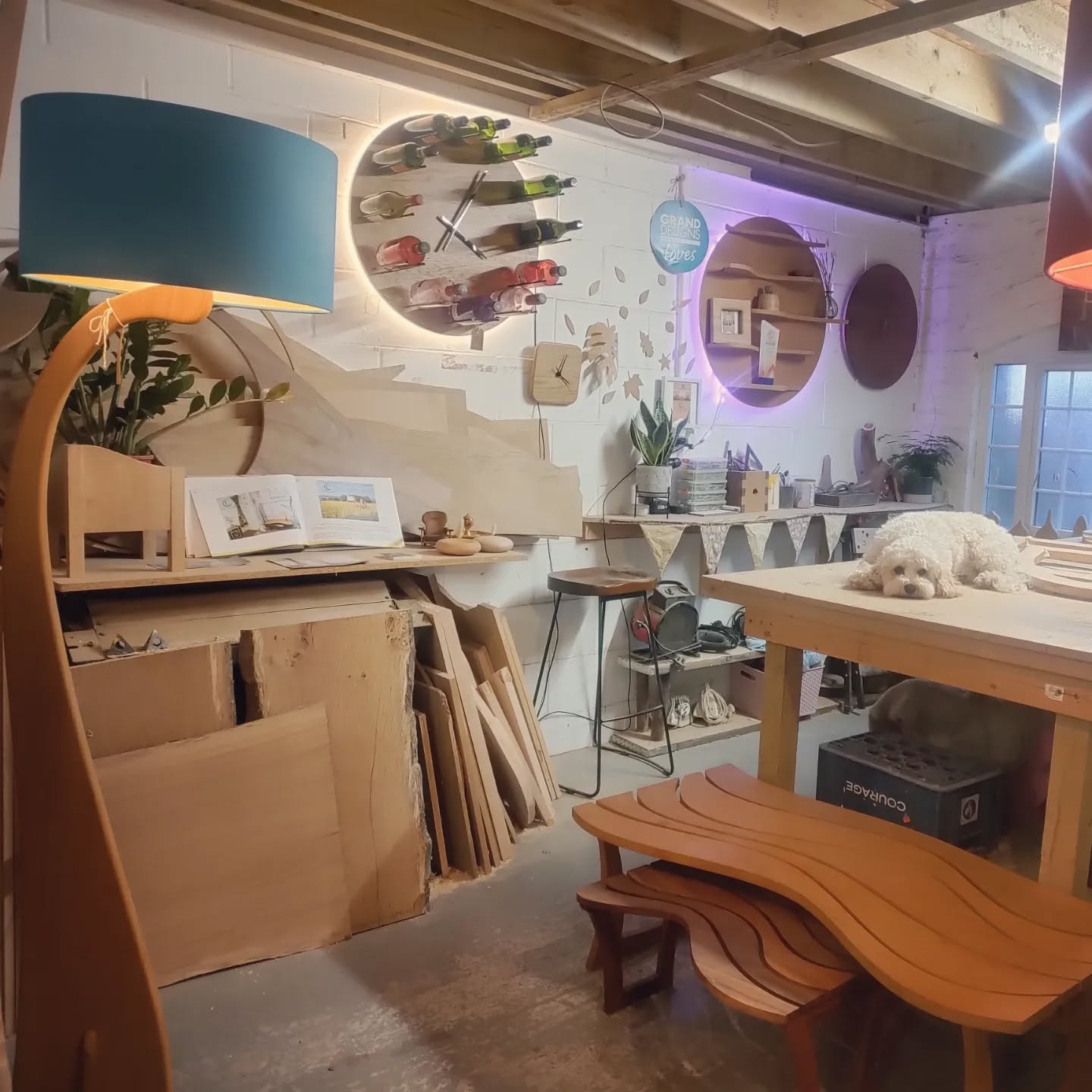 Open workshop today, showing what all the talented designer makers do here 🪵🪚
@fenture.workshops @fenture.furniture @hawkswellwood @william._roe @wood_whispers_brighton
.
.
.
.
.
#sharedworkshop #community #communityspace #workshoplife #openstudio #openworkshop #designermaker #furnituredesign #furnituremaker #woodworking #woodlife #woodhome #woodart #exhibition #makers #rivertable #artists #woodfurniture