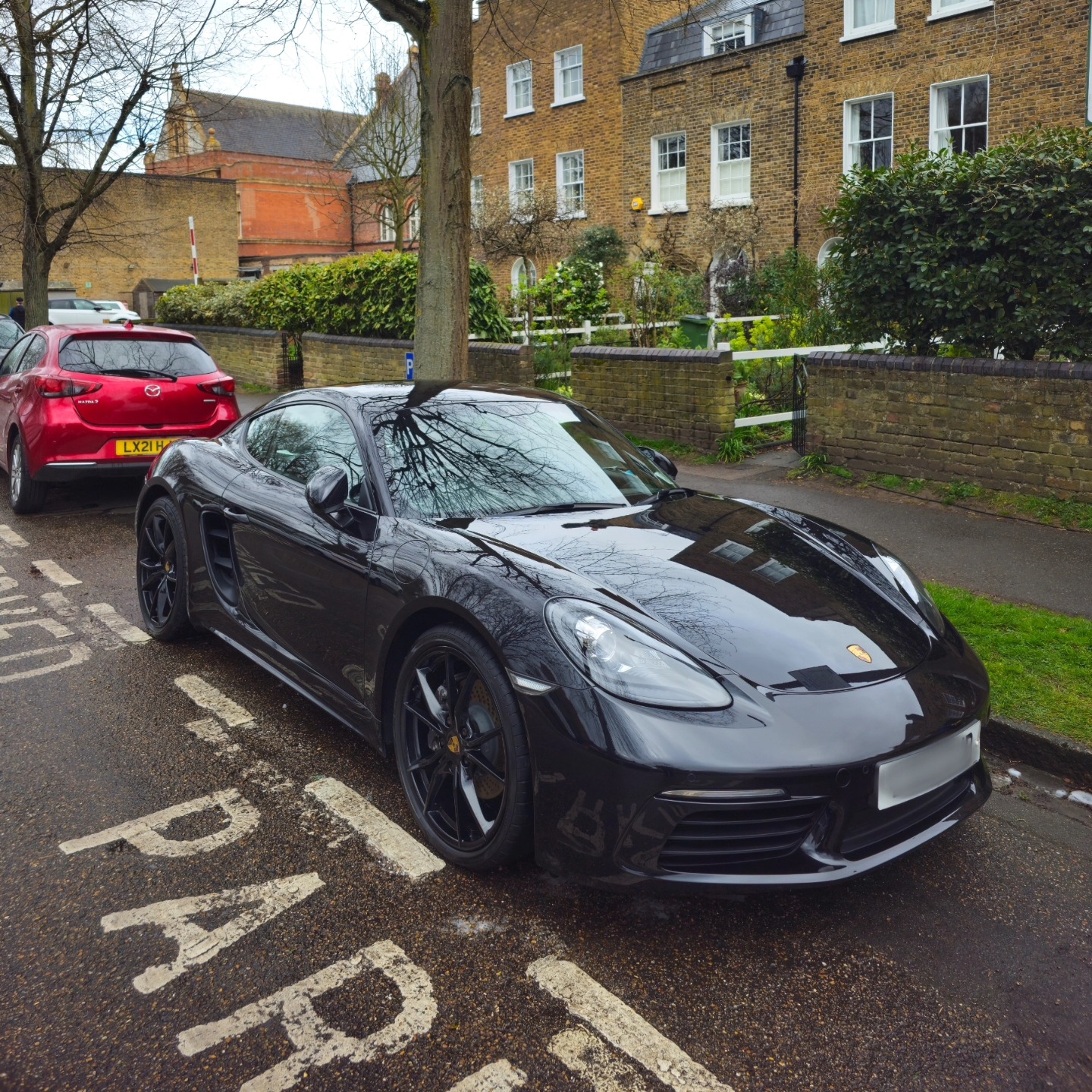 Keep your vehicle looking it's best all year
round.We offer maintenance plans for
hassle-free car care #carvaleting
@spotlesswateruk @mycarcleaning
#carcare