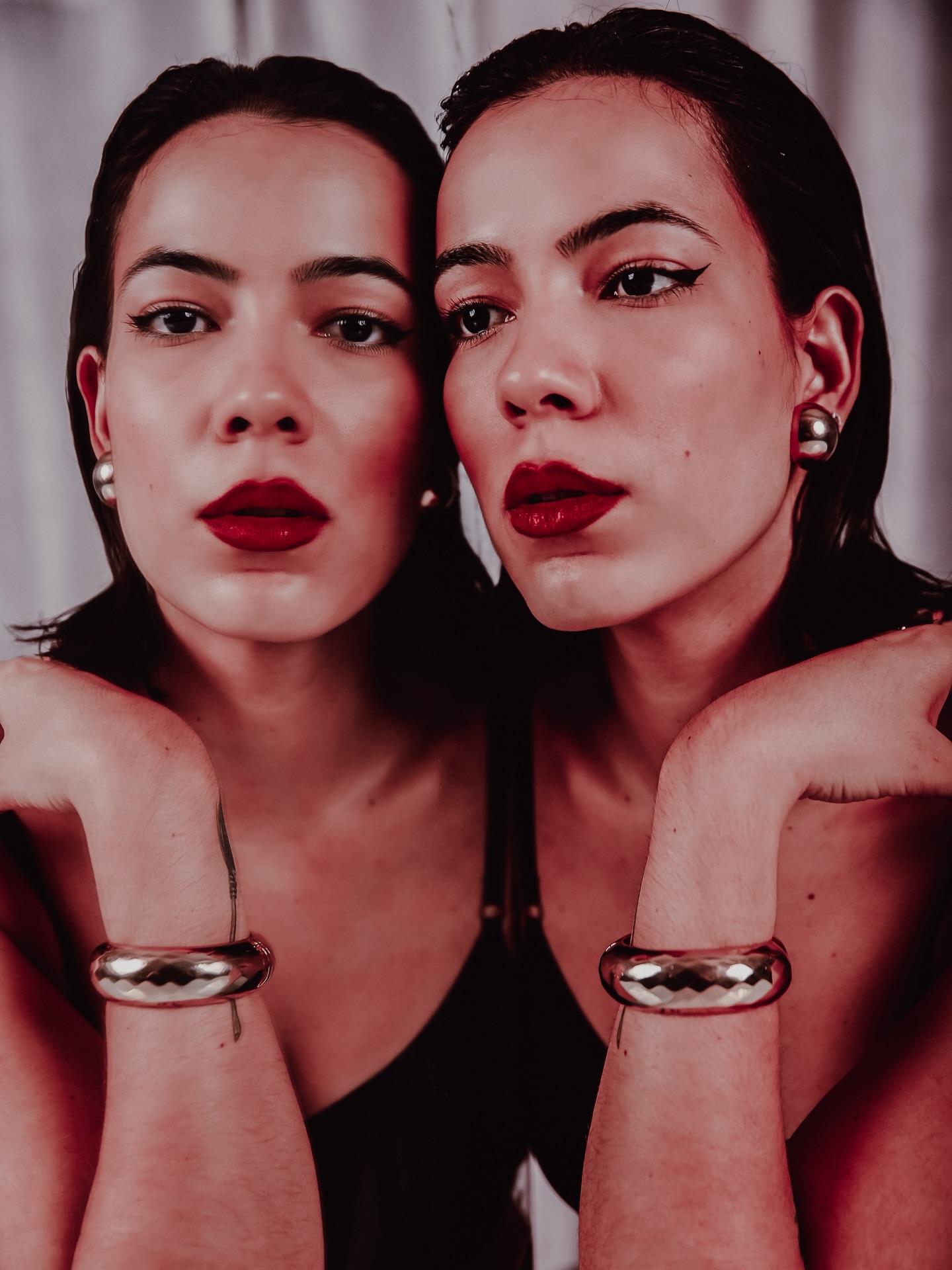 ♥️👀🌹❌🍷💃🏻🥀🍓🚨🍒📍🚗💄🍎📌👠⁉️♦️🆘🚩🧲🌶️
📸 @vic_federa
#photoshoot #mirrors #eyesarethewindowtothesoul #angles #sessãodefotos