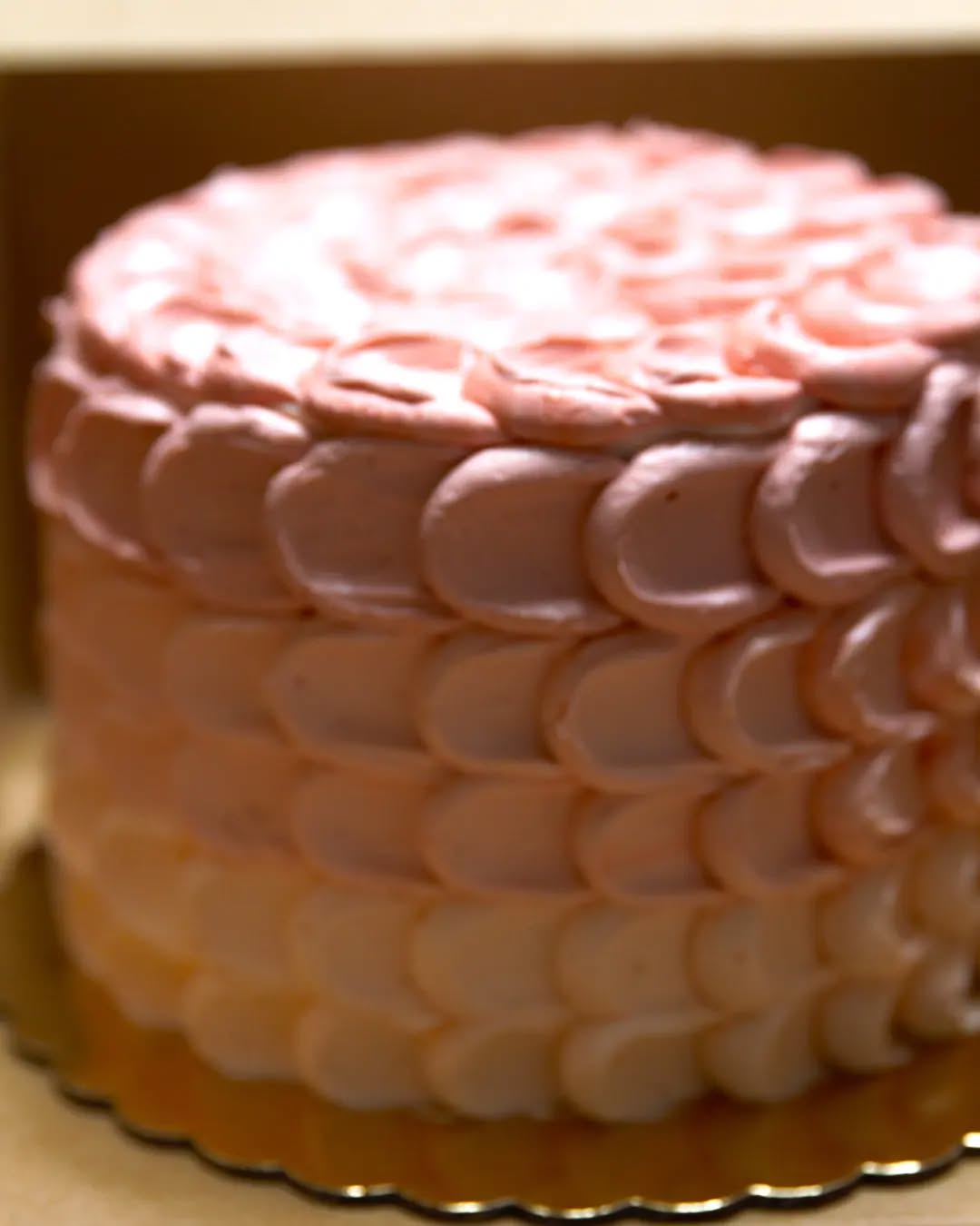 I love it when customers know what they want and the vision is really fun! This customer wanted a fun, pink, ombre cake for a dreary winter day. Design details were baker's choice, so I gave the popular "pulled-dot" design. The excellent cookbook "Love is a Pink Cake" from @violetcakeslondon comes to mind. I love a pink cake!
Gluten-free chocolate cake inside, vanilla Swiss meringue buttercream on the outside, happiness all the way through. Yes, please!
Want your own? Visit our website and get a quote or send us an email at info@bluecanarybakery.com.
#customcakes #chocolatecake #happybirthday #funbirthdaycake #swissmeringue #birthdaycake #minnesota #mn #saintpaul #stp #minneapolis #mpls #mnbaker #twincities #layercakes #cakesofinstagram #cakecakecake #cakesofig #bakerlady #buttercream #localbaker