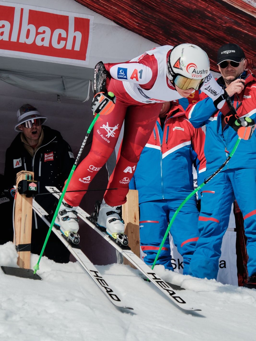 Day2 - Womens Super G 💪
Wir gratulieren den Platzierten!!
Heute komplettieren die Herren fantastische Renntage!
Start: 8.45 Uhr - Super G der Herren ⛷️
📸 @framed_by_hanneswinkler
#superg #europacup #aufgehts