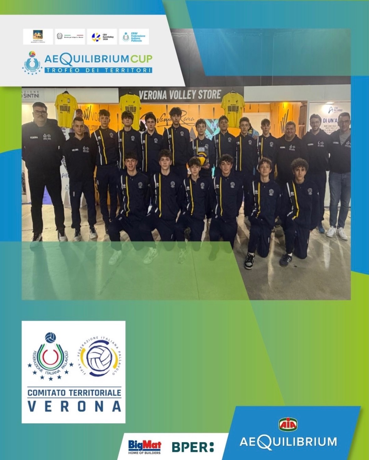 Siamo orgogliosi di annunciare la convocazione dei nostri atleti Burato Christian, Crestan Matteo e Bissoli Giulio al Trofeo dei Territori 2026.
Un’importante esperienza che premia l’impegno e il lavoro svolto durante la stagione.
Per Giulio Bissoli, questa convocazione è anche frutto della collaborazione con Alfa Volley, a conferma del valore del lavoro condiviso sul territorio.
Un grande in bocca al lupo ai nostri ragazzi per questa avventura con la rappresentativa di FIPAV Verona: godetevi ogni momento e portate in alto i nostri colori 💪
#asdpallavololegnago