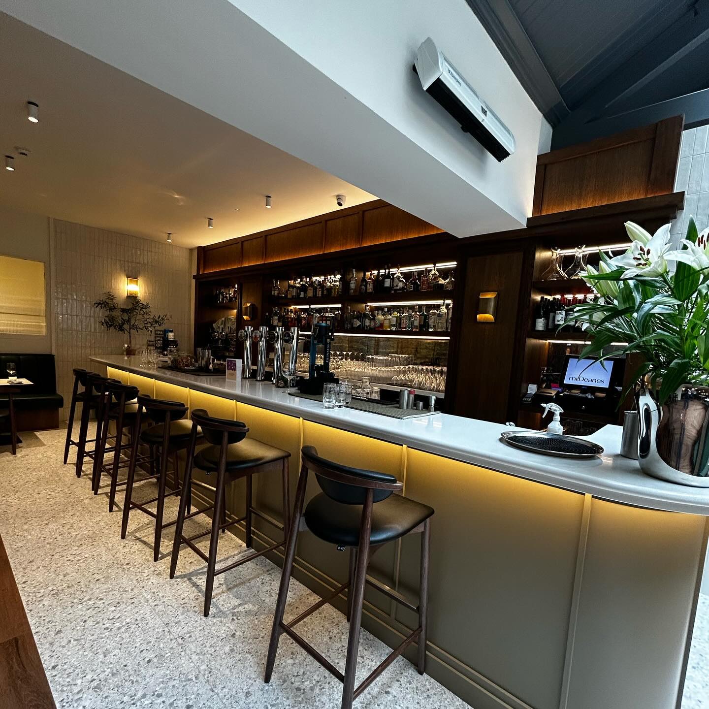 Delighted to share some beautiful images from the newly refurbished Mr Deaneβs in the heart of Belfast. Part one of the refurbishment of the βDeanes Mothershipββ¦part two to follow soon.
Best of luck to Michael, Kate and the rest of the team, and thank you from all at Galgorm Group for the lifelong support. π₯
