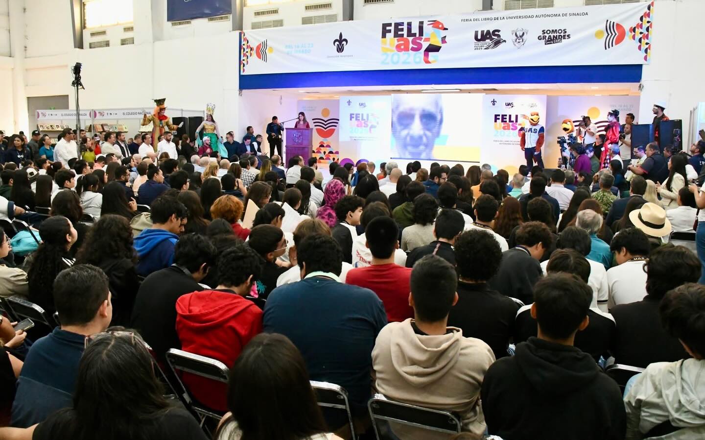 Ya empezó la @feliuas
Visítanos en el stand de independientes stands 19 y 20 🫶🏻