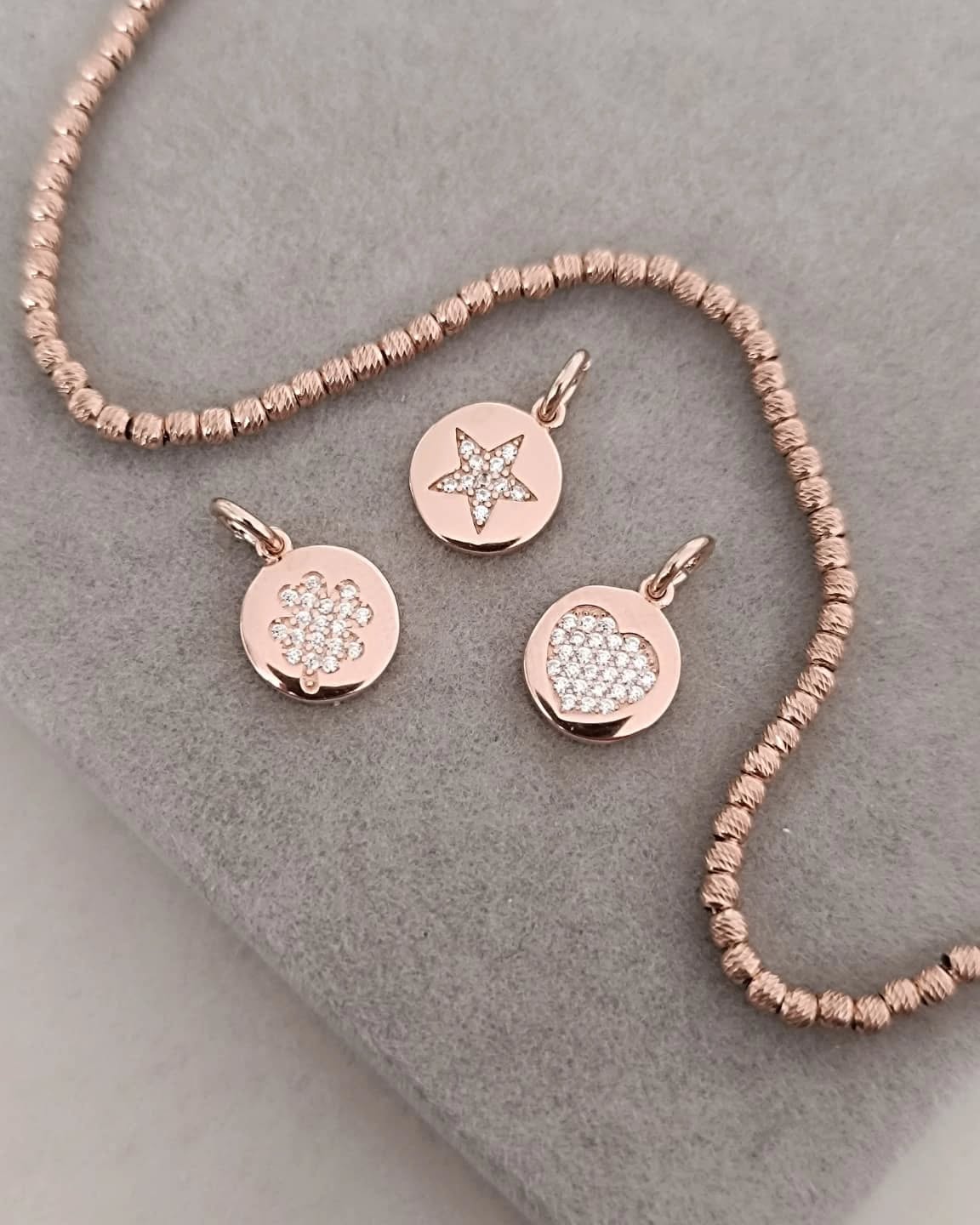 Mix&match
Sito internet:
Www.igioielligrace.com
πππππππππ
Boutique:
Viale Orazio Flacco 4/A-Bari
πππππππππ
#argento925 #gioiellipersonalizzati #Gioielli #gioielliinargento #fiduciaonline #acquisticurati #gioiellipersonalizzati #artigianatoitaliano #shoppingonlineitalia #gioielleriaitaliana #madeinitaly #gioiellidiclasse #fashionjewelry #jewelryaddict #clientifelici #sanvalentino #gioiellifattiamano #regalosanvalentino #braccialesumisura
