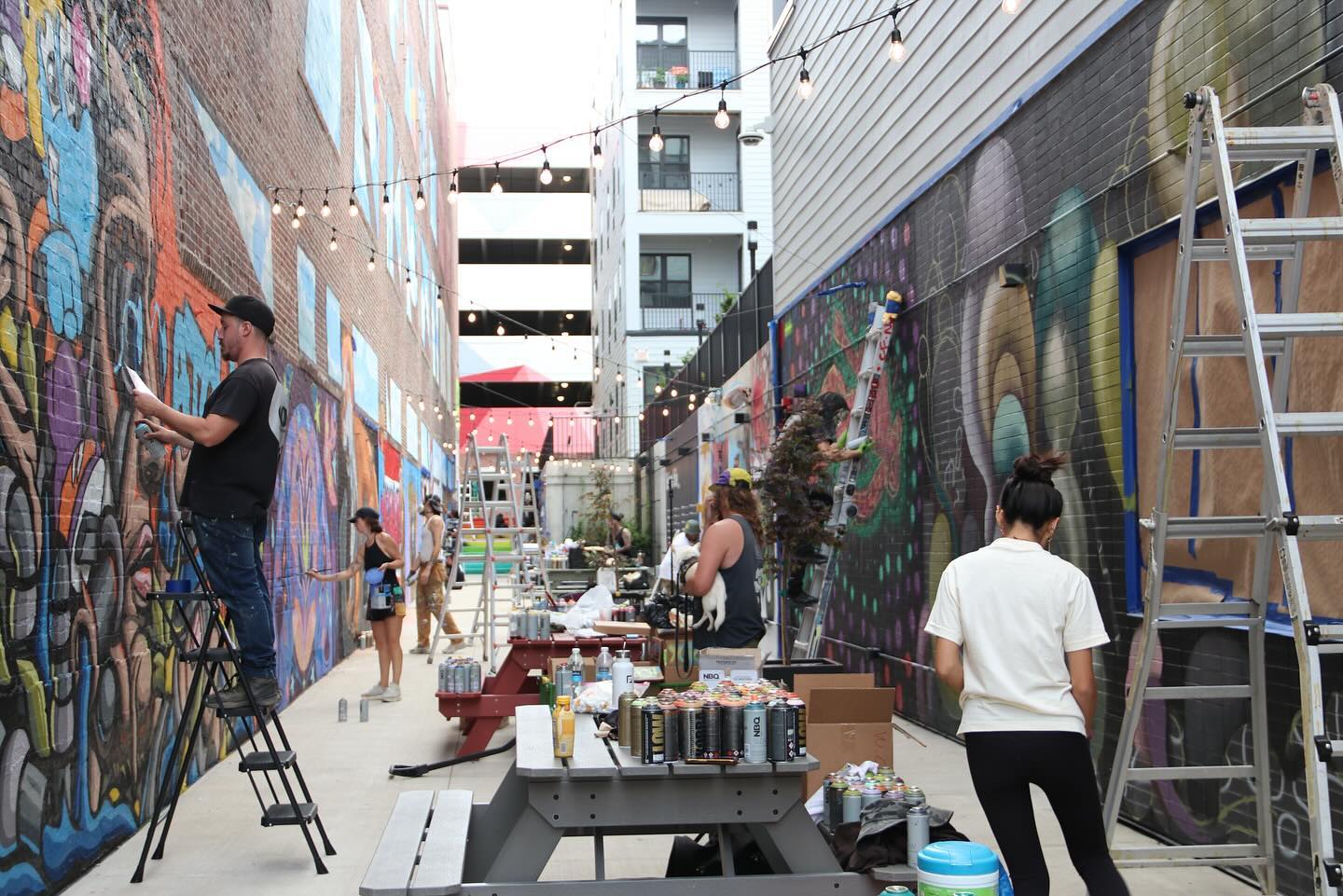 The coolest alley in the Lehigh Valley loading…🖌️🎨👀 #allmuralarts #AtownPath
Come check out over 4,000sf of murals at ART JAM tomorrow from 4-7pm!
📍 932 Hamilton Street