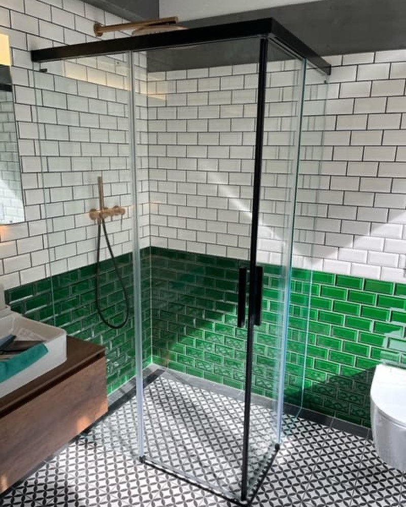 Exzellente Arbeit unserer Profis ๐จ๐ผโ๐ง #wow#green#AMS#Dusche