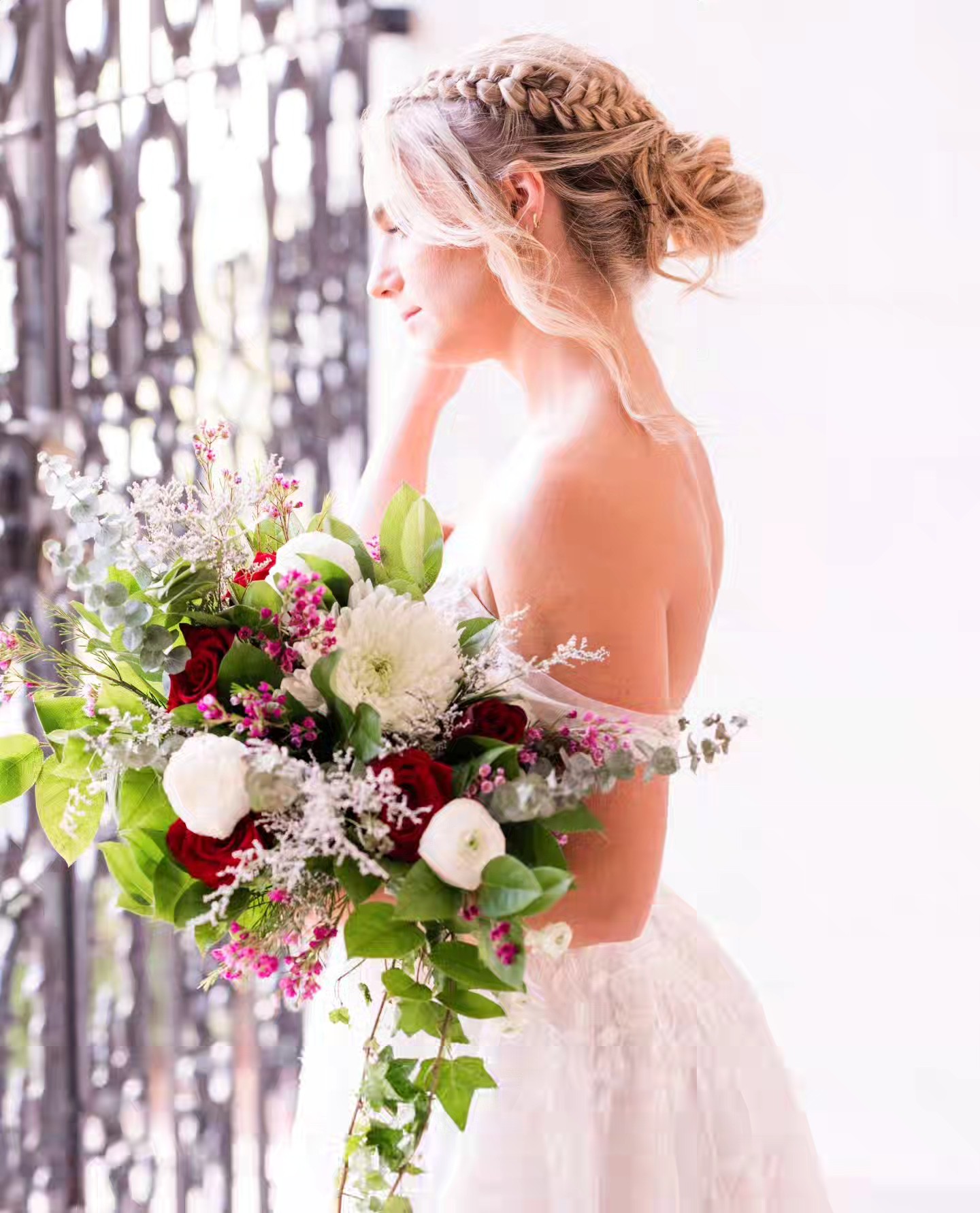 J E W E L S // All the Jewel tones @venue1824 and we couldn't love it more as it contrasts beautifully with the room's brightness. And I don't know about you all but I am eagerly looking forward for fall and bidding farewell to this scorching heat!
Wedding Planner/Designer/Florals: @juliemevents
Venue: @venue1824
Photographer: @lizcowie_photo
Decor Rentals: @absolutelyfab_events
Rentals: @rent_your_events
Stationery: @afterawhilecrocodile
Dress: @olivia_bowen_bridal
HMU: @revive_salon_and_spa
#weddingplanning #weddingplanner #floridaweddings #texasweddings #weddingflowers #engaged #weddinginspiration #gettingmarried #weddingdecor #centerpieces #weddingdetails #bridetobe #instawedding #southfloridabride #luxurywedding