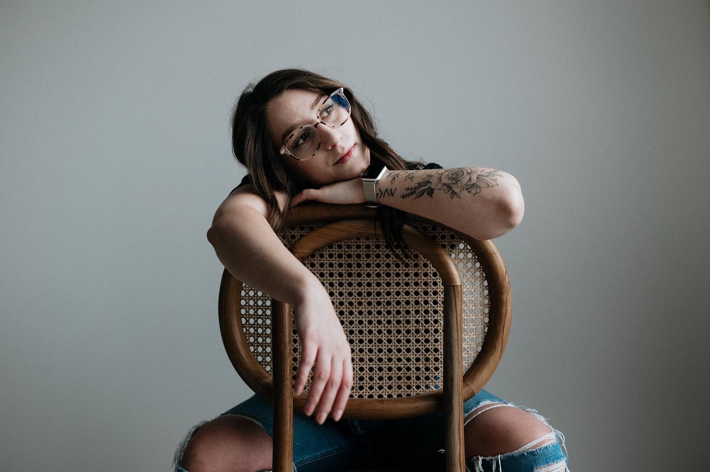 I turned 30 a few weeks ago and here are my thoughts 👇🏻
1. The ordinary days feel the same, but I feel different as a whole
2. The contentment I have going into this decade is something I’ve never experienced in my life. Settled. Rooted. Grounded. Internally calm (goodbye anxiety?).
3. 20’s are all about trying, failing, discovering, adventuring, confusion and uncertainty (at least mine were), and knowing it’s all done and I’m where I always wanted to be in my life - oof, that hits big
4. I see things SO differently. How precious and fleeting time is. Hugging all my loved ones, and saying “I love you” more.
5. Being silly more. Creating more. Fuelling MY heart more.
6. Living intentionally and authentically feels SO F***IN GOOD.
Thank you for being here. Here’s to 30, to life and to love.
——
Photos taken by @oleajanes_photography
edited by me @kanderphoto