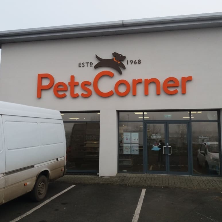 We're in store!
Proud to announce our new shaker pots of granular charcoal for pets are now available nationally through Pets Corner!
Visit www.dorsetcharcoal.co.uk for more product info.
#dogsofinstagram #doghealth #charcoalsupplement #pethealth #petsofinstagram