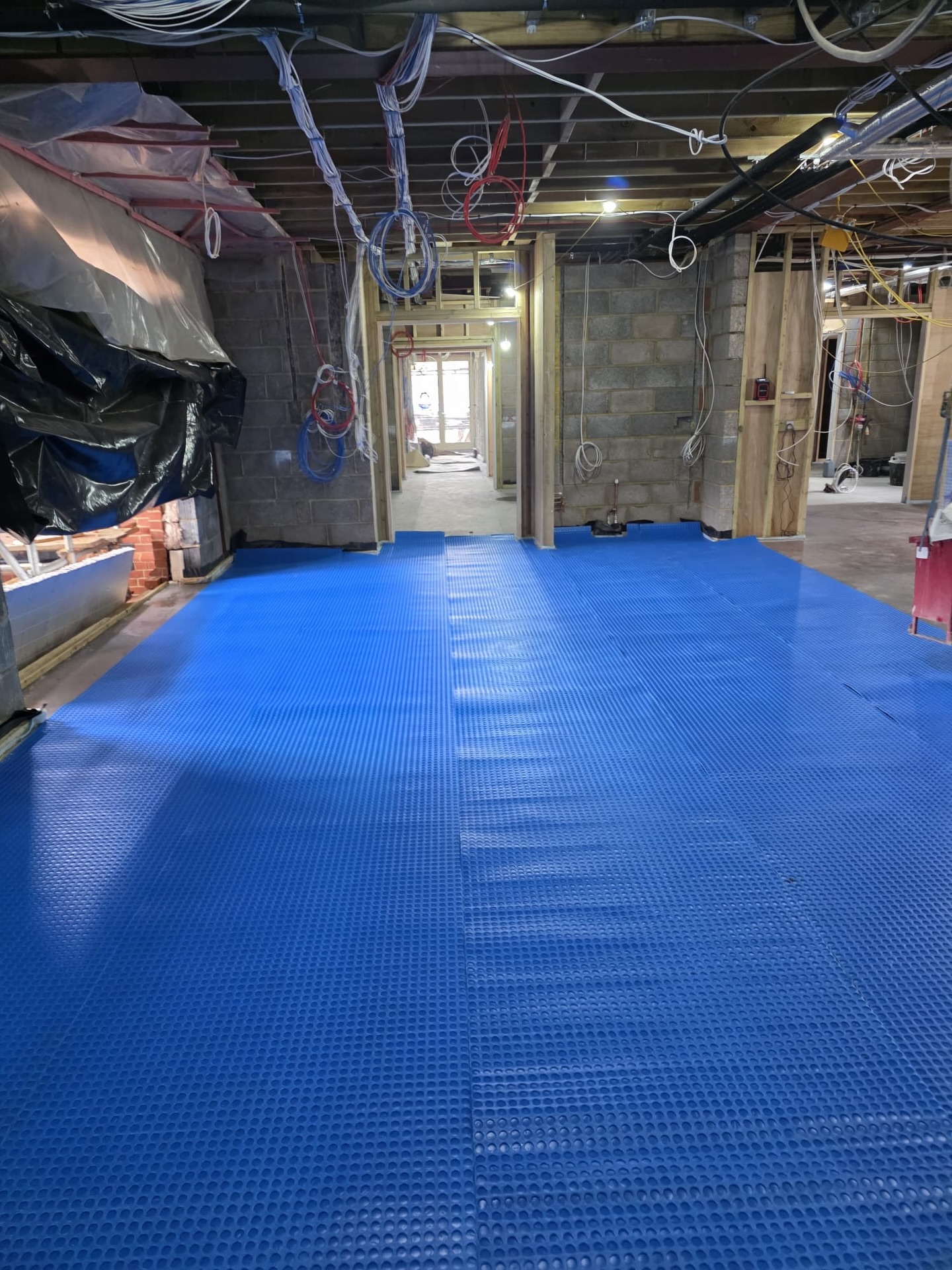 I hope everyone is having a productive week.
I am pleased to provide an update on the progress of our new project in Effingham, Surrey. The stone-effect porcelain tiling has now been successfully grouted, cleaned, and finished. We have also commenced the installation of the natural limestone herringbone mosaics, which are already looking excellent.
Regarding the upcoming schedule, we are set to begin work on the downstairs cloakroom, WC, and utility room next week. Following that, we plan to start tiling the pool house the week after.
The project is moving along very well, and we look forward to maintaining this momentum. I hope you have a lovely weekend ahead.#tilingcontractor #interiordesign #design #tiles #flooringcontractor architecture residential construction surrey