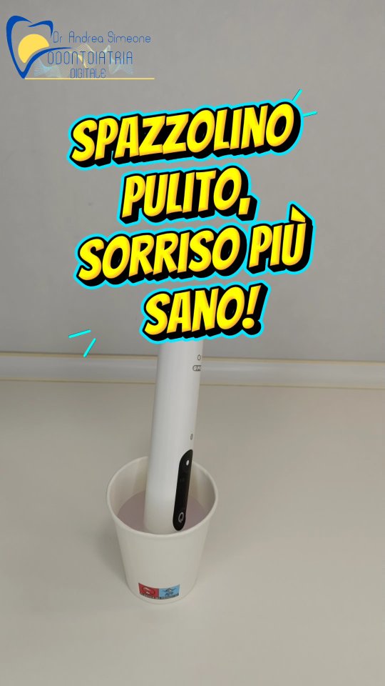 🪥 E tu lo sapevi che bisogna pulire anche lo spazzolino elettrico?
👉 Dopo l’uso può trattenere batteri
👉 L’umidità favorisce la proliferazione
👉 Un ambiente non igienico lo contamina facilmente
E no, sciacquarlo velocemente sotto l’acqua non basta sempre.
💡 Uno spazzolino pulito è parte della tua igiene orale, non un dettaglio.
📍 Nel nostro studio a Piacenza lavoriamo anche su questo: educazione e prevenzione, ogni giorno.
📞 Prenota la tua visita al 0523/754242
📱 WhatsApp 329-3954960
📍 Via Giacomo Lanza, 55 – Piacenza
🌐 www.dottorsimeone.it