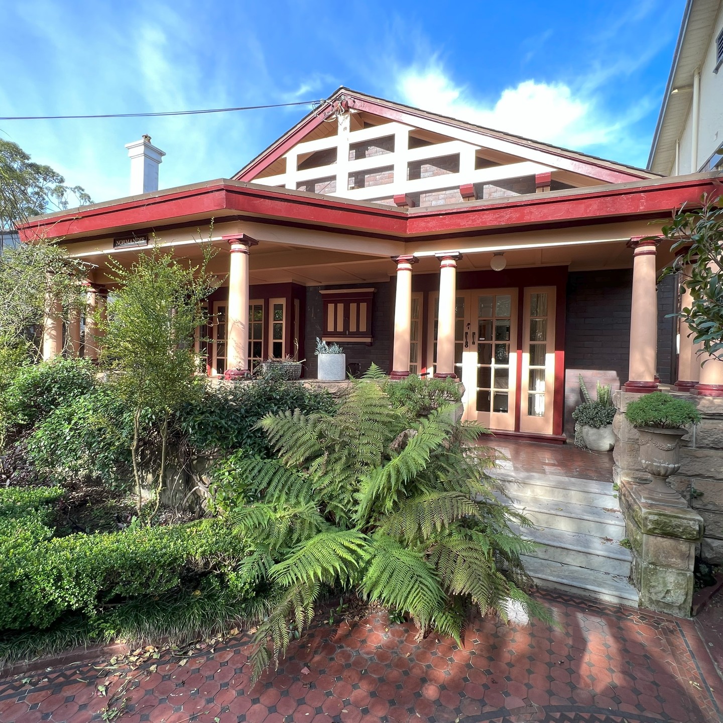 Approved! A well-balanced heritage outcome in Randwick. A gruelling assessment process made worth it by a thoughtful, contextually responsive series of contemporary interventions by @muci_architects at a particularly well-crafted, large-scale circa 19123 bungalow in a distinctive rendition of the Californian and Georgian styles. The trail on the architect ran cold, but Peddle & Thorpe were active on the street in the early 1920s; so it was ever tempting to speculate it might have been them. It was built for Jules Henry Rousel (d. 1929), the 'who's who' of sign-writing and graphic design in early 20th-century Sydney. His son, Jules H R Rouself, the celebrated Australian portrait artist inherited it, living there into the 1980s.