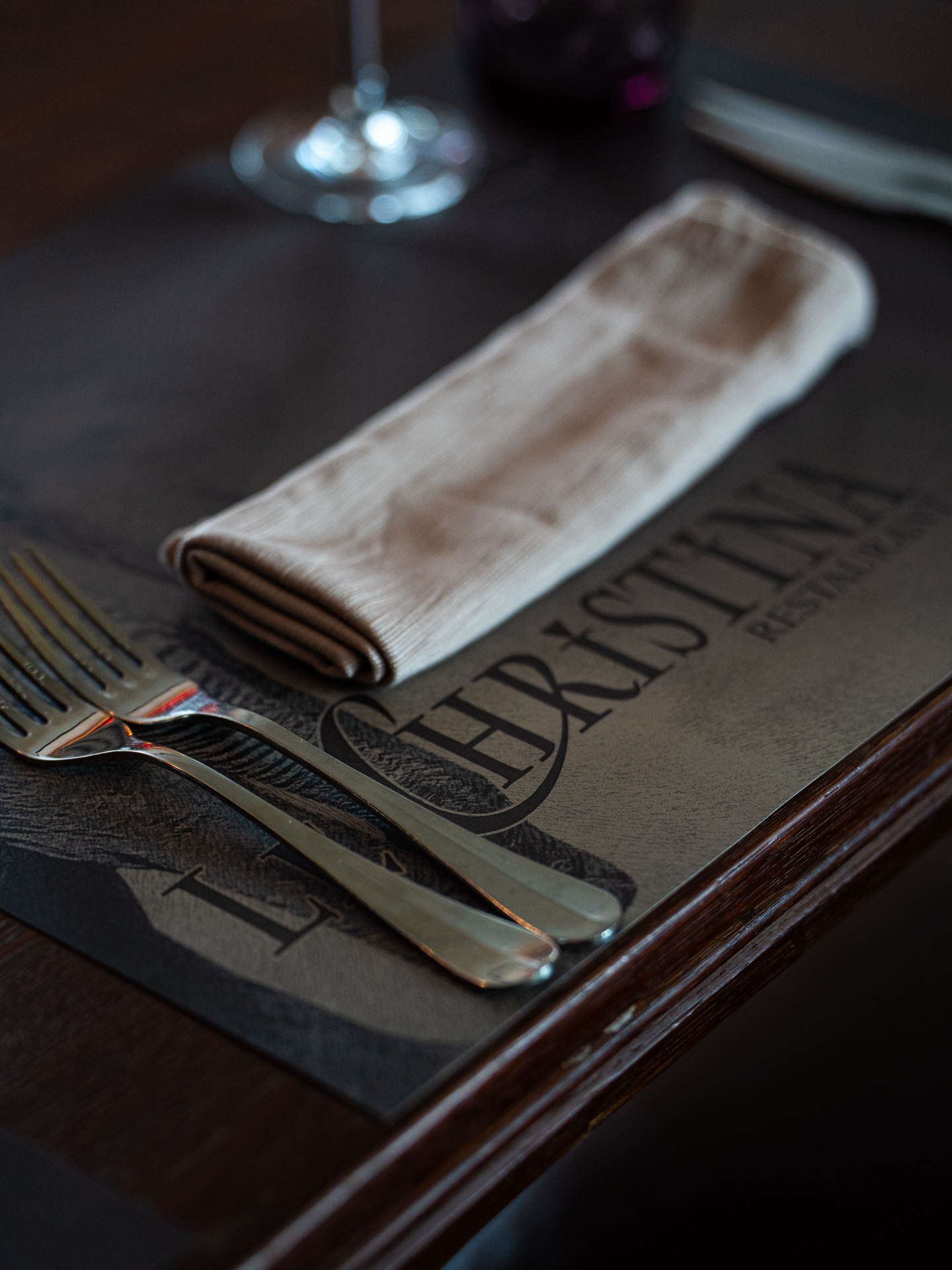 Le rideau se lève sur une nouvelle partition culinaire. ✨
Plus qu’un changement de saison, notre nouvelle carte est une exploration sensorielle. Des textures audacieuses, des accords subtils et le respect absolu du produit brut.
#lechristina #gastronomie #nouvelle #carte