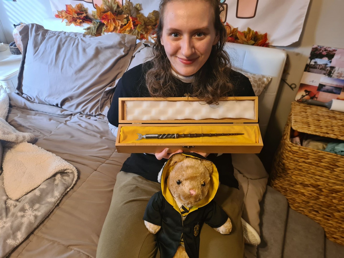 Whilst working on my MHA project, I had a secret side project on the go...
It was my amazing girlfriend's (@daniellee.dixon, feat. Frederick the Hufflepuff rabbit) birthday on November 3rd, and with her being a Harry Potter fan, I decided to make her wand from her playthough of Hogwarts Legacy. I modelled the wand itself in Blender, the owl pommel in Zbrush, 3D printed and painted by hand, alongside some artifically aged in-game screenshots (with some mixed results not pictured here), and a box with a yellow hufflepuff themed lining. This was an amazing project to work on, and her reaction was worth all of it. I love you so much, and I can't wait to work on more presents for you in the future <3
#HarryPotter #Hogwarts #hogwartslegacy #hogwartslegacygame #hufflepuff #hufflepuffpride #harrypotterwands #blender #blender3d #3dart #3dprinting