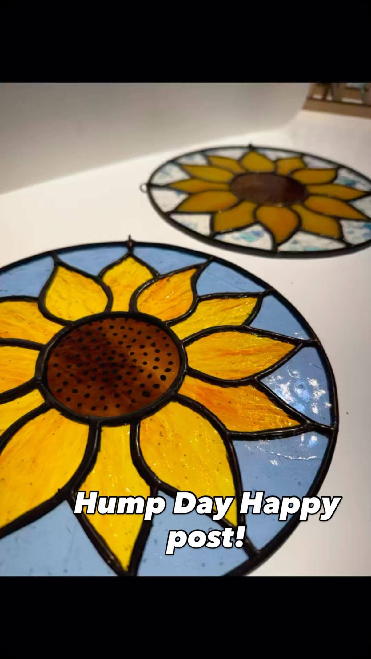 Happy hump-day folks! Itās Wednesday, so youāre half way through the week and itās now just a straight run to the weekend, so keep it up! Youāve got thisā¦ā¦.
But just in case you need a little extra pick me up, here are my large sunflower hangings, perfect to inject some spring/summer vibes into your day & when the weather is blowing a hoolie and there are flood warnings again!
#stainedglass #lakedistrict #Sunflowers #GlassArt #cumbria
@edenvalleyartisticnetwork @thehappyherdwick @gatherennerdale @the_makers_mill @make_it_at_market @rheged_centre