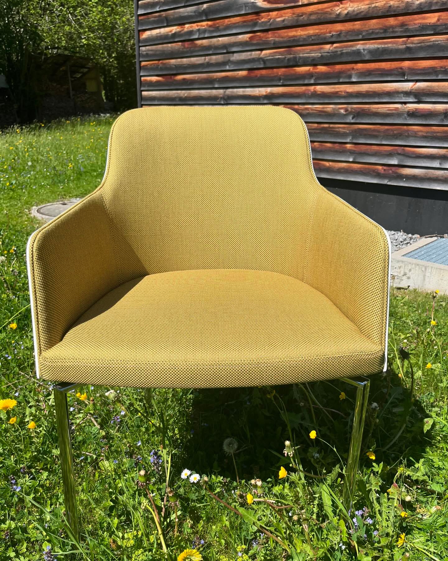 Stuäl im nüä Summerchleid🌸🐝🌼
#ausaltmachtneu #aufdermaurwohnbedarf