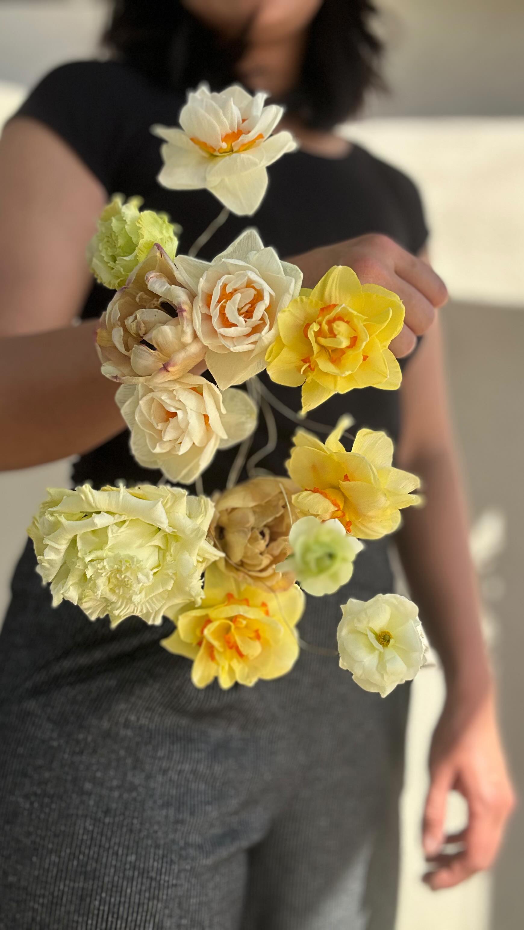 A fun way to make airy corsage bouquet and the flowers are easily manipulated. Inspired by @passionflowersue
.
.
.
.
.
#weddinginspiration�#weddingidea�#weddingarchflowers�#bayareaflorist
#weddingflowers
weddingflorist
