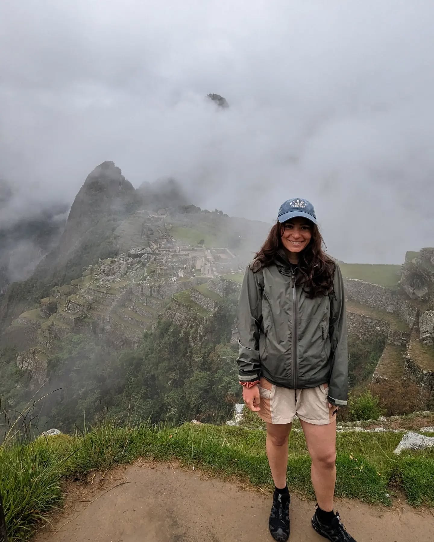 De retour au froid, ça me donne le goût de partager le quotidien au Pérou 🤍
- Visiter le Machu Picchu sous la pluie
- Lima et ses parcs à chat
- Monter, grimper
- Encore monter, grimper
- Partir à la conquête de fruits et légumes dans les market
- Visiter la Vallée Sacrée
- Traversé le désert en scooter pour se rendre ici
- Dormir, dormir, dormir
Voilà.